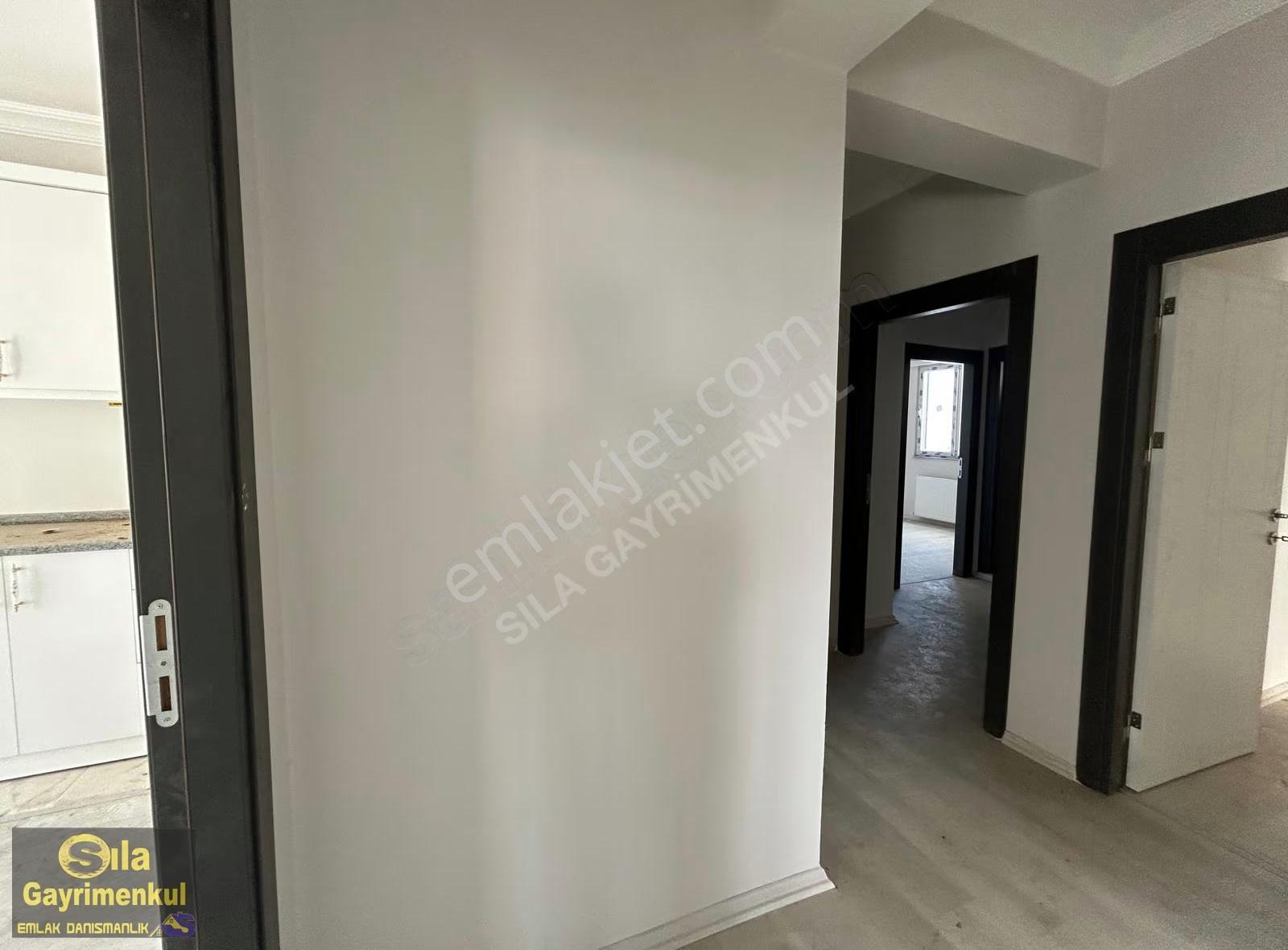 Sıla Gayrimenkulden 3+1 3.cü Kat Mutfak Mob.ve Vestiyer Yapılı