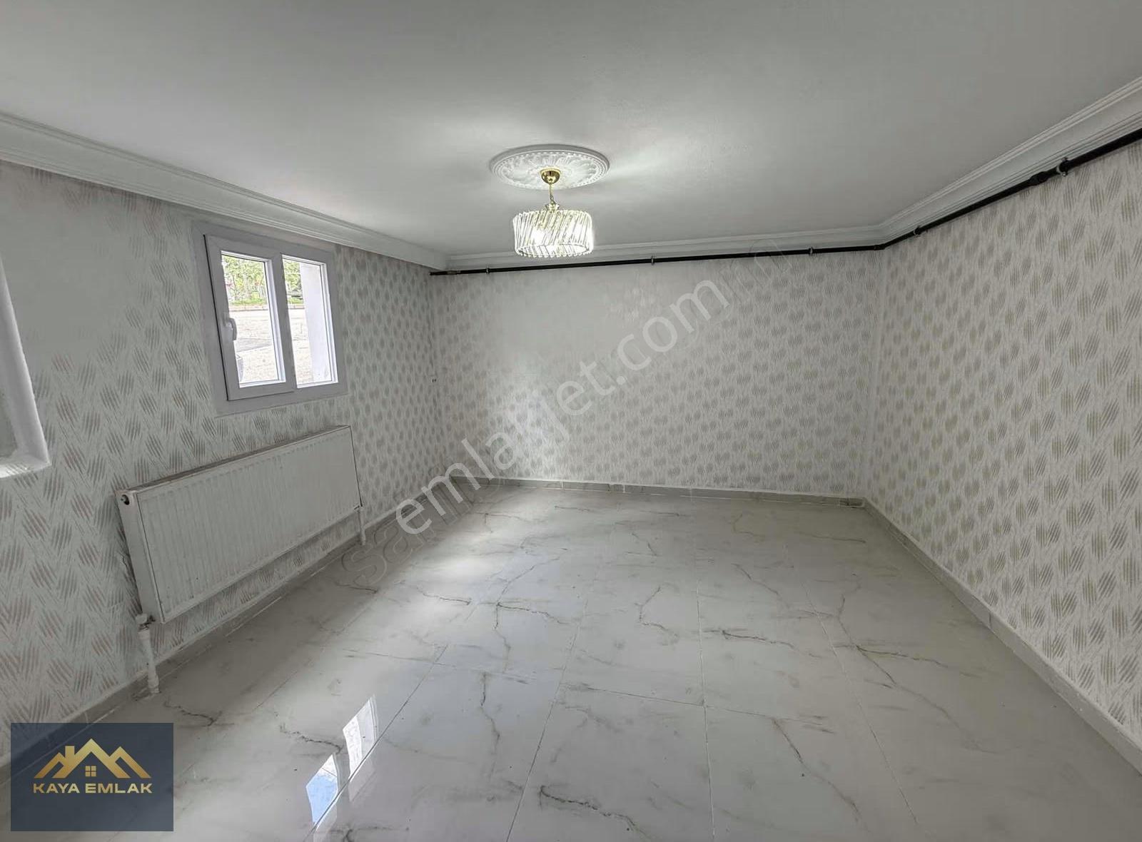 Çağdaş Mahallesinde Satılık 2+0 Kattan Bölme Daire - Görsel 3