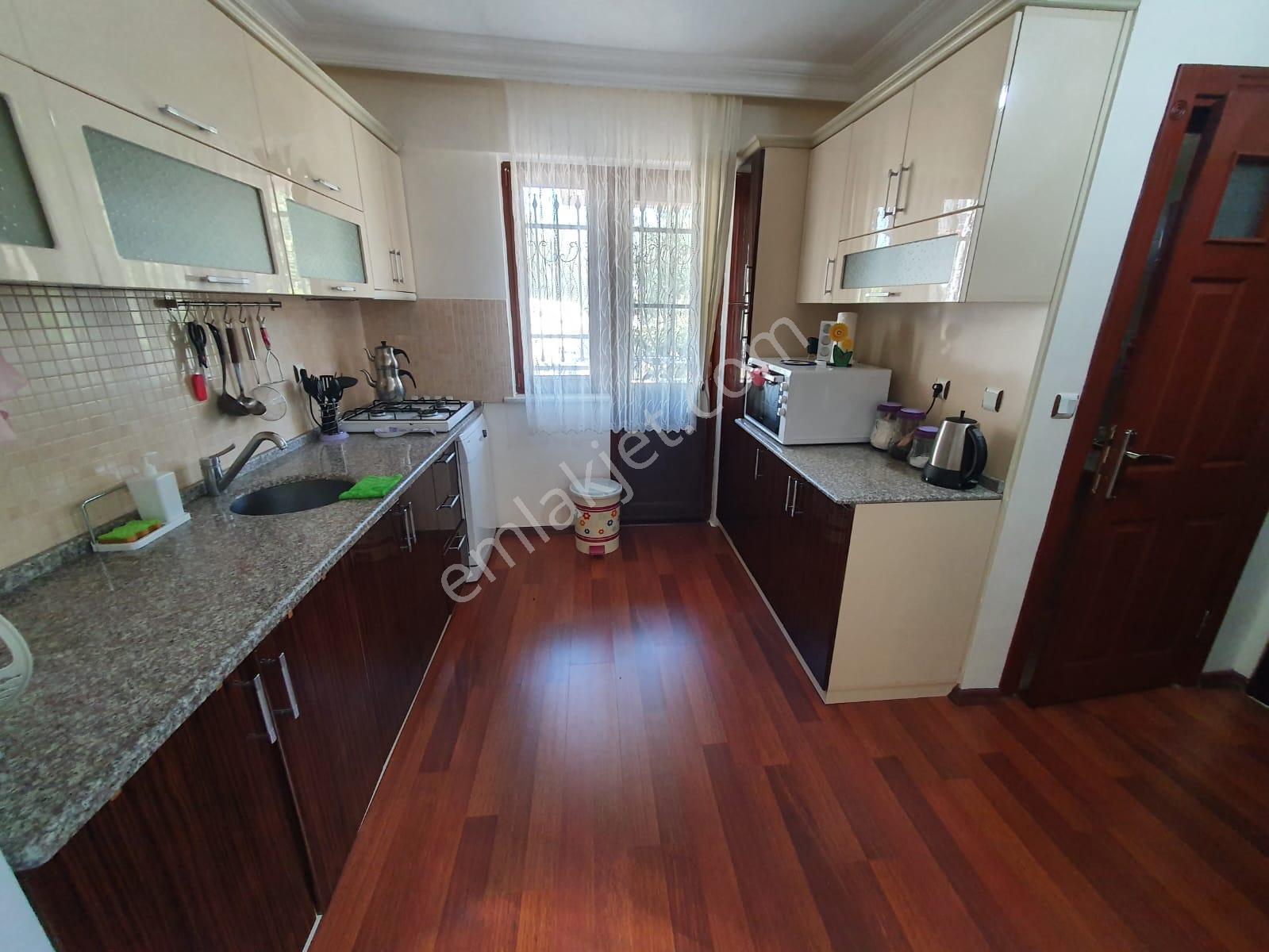 Altınoluk İlkbahar Dan Denize 100 Metre Müstakil Bahçeli 3+1 Villa - Görsel 28
