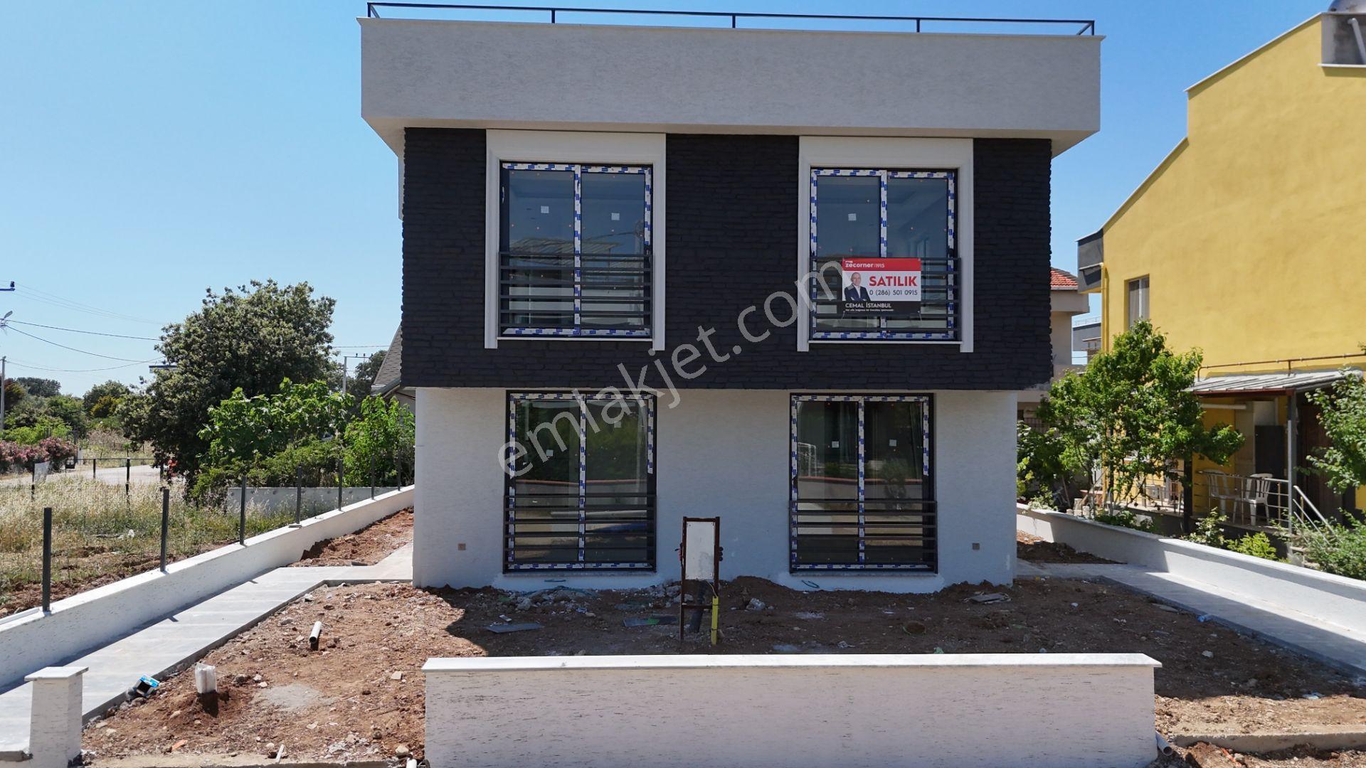 Çanakkale Dardanos’ta Boğaz Manzaralı Satılık 2+1 Villa