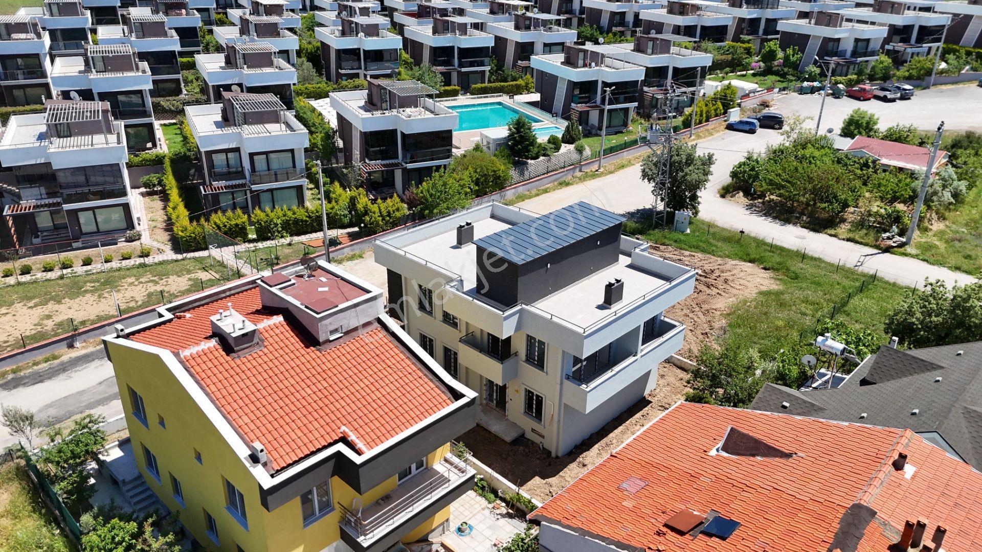Çanakkale Dardanos’ta Boğaz Manzaralı Satılık 2+1 Villa - Görsel 6