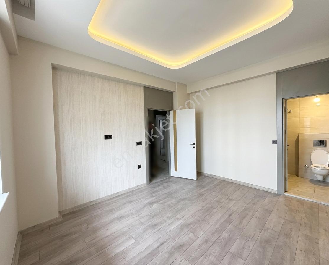 Fıstıklıkta Emsalsiz Fiyata Şık Tasarım Çift Banyolu U.lüx 2.5+1 - Görsel 4