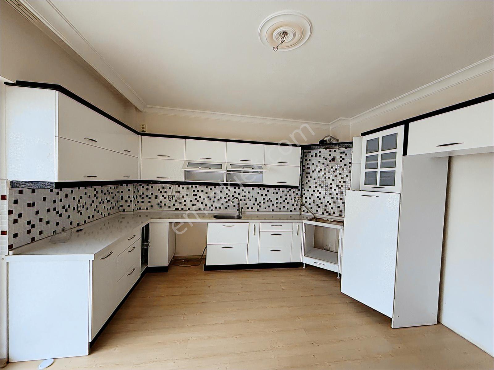Nar Manzaralı Tuna Sitesinede D Blok 3. Kat 4,5+1 210 M² Satılık - Görsel 21
