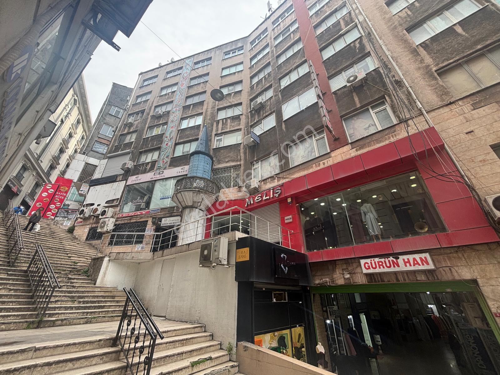 Sirkeci Merkezinde Çok Amaçlı Veya Yatırımlık Satılık Dükkanlar - Görsel 2