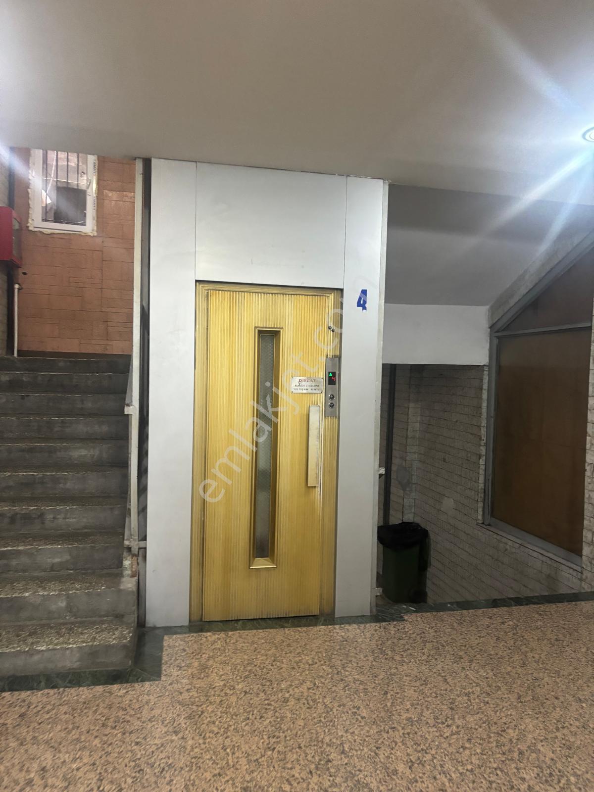 Sirkeci Merkezinde Çok Amaçlı Veya Yatırımlık Satılık Dükkanlar - Görsel 11