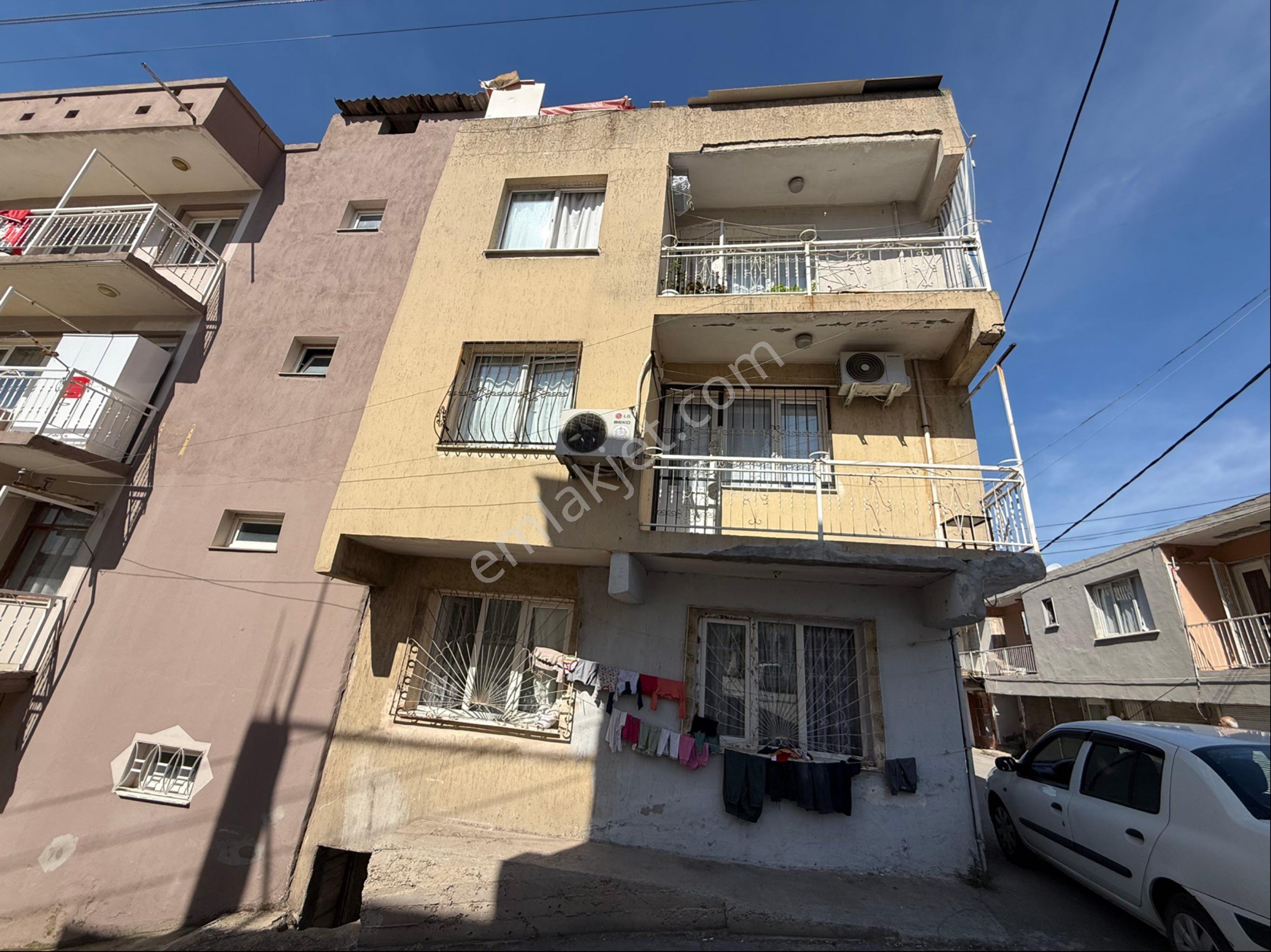 İzmir Gümüşpala’da Komple Satılık Bina 🏢 | 3 Bağımsız Daire 🔑 | 85 M² 📐 | Yatırımlık Fırsat 💰 - Görsel 2