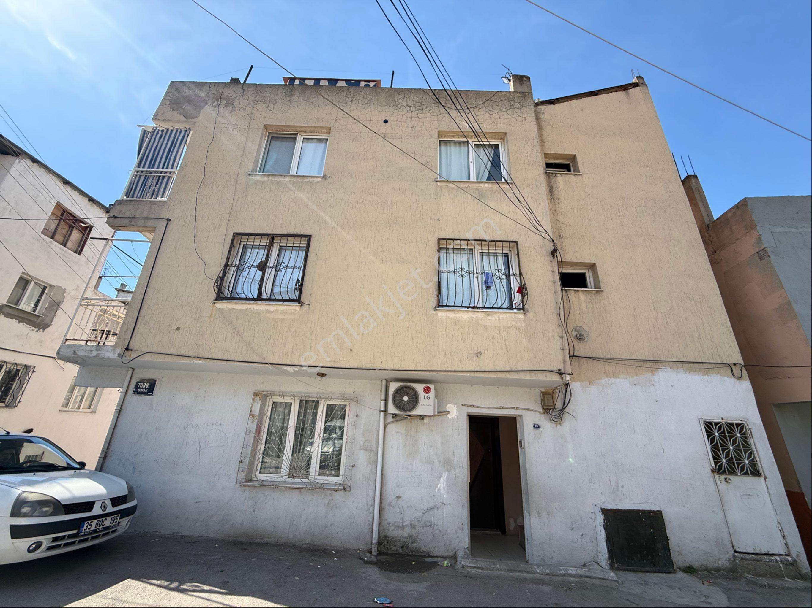 İzmir Gümüşpala’da Komple Satılık Bina 🏢 | 3 Bağımsız Daire 🔑 | 85 M² 📐 | Yatırımlık Fırsat 💰
