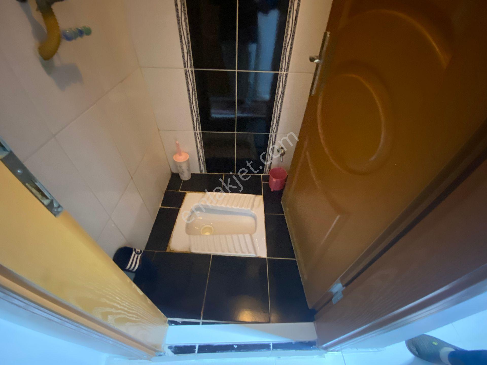Avrupa Emlak Tan Menderes Mh 95m² 3+1 Bahçe Kat,metroya Yakın,çift Banyolu,14 Yıllık İskanlı,satılık - Görsel 17