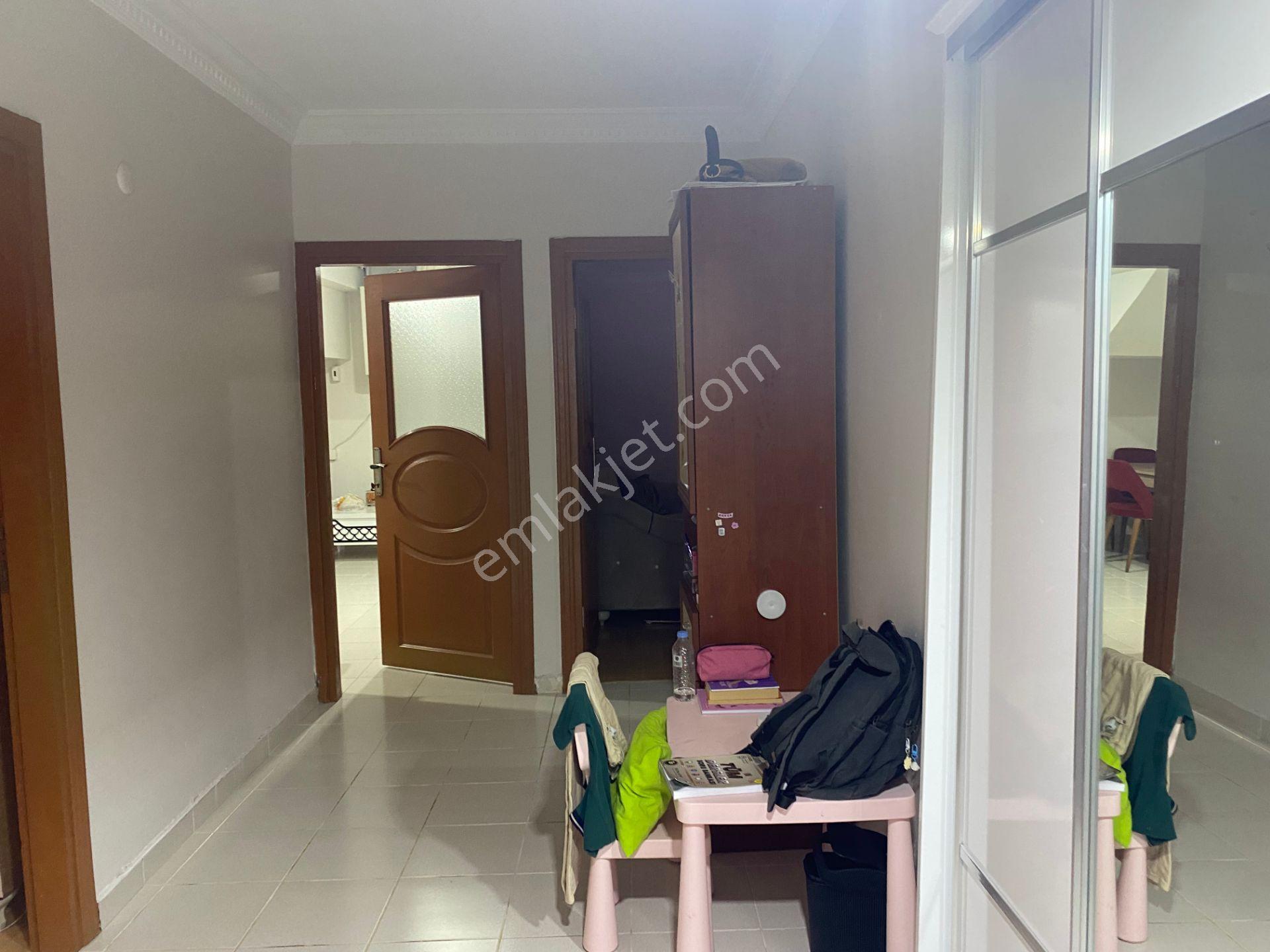 Avrupa Emlak Tan Menderes Mh 95m² 3+1 Bahçe Kat,metroya Yakın,çift Banyolu,14 Yıllık İskanlı,satılık - Görsel 18