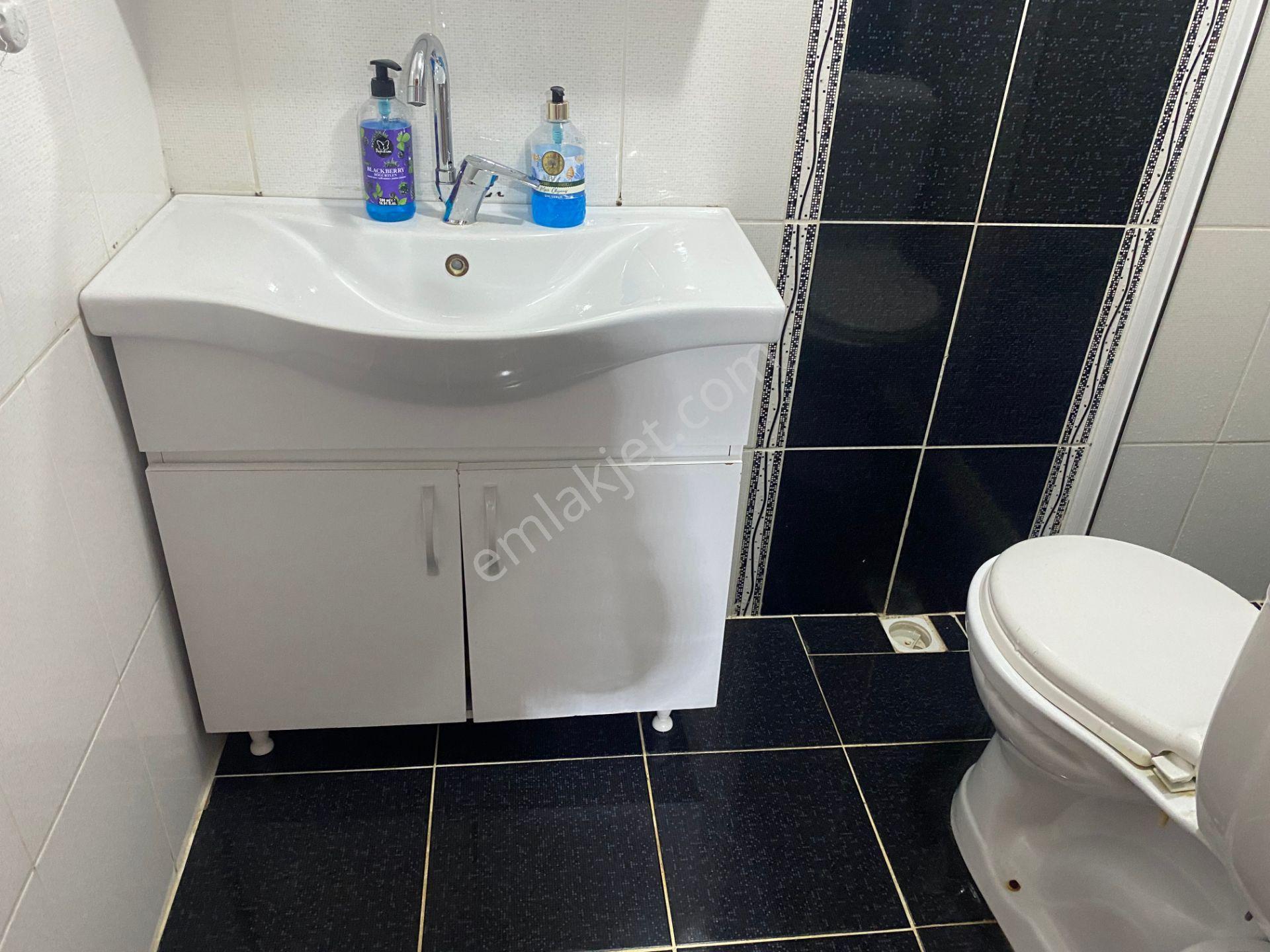 Avrupa Emlak Tan Menderes Mh 95m² 3+1 Bahçe Kat,metroya Yakın,çift Banyolu,14 Yıllık İskanlı,satılık - Görsel 15
