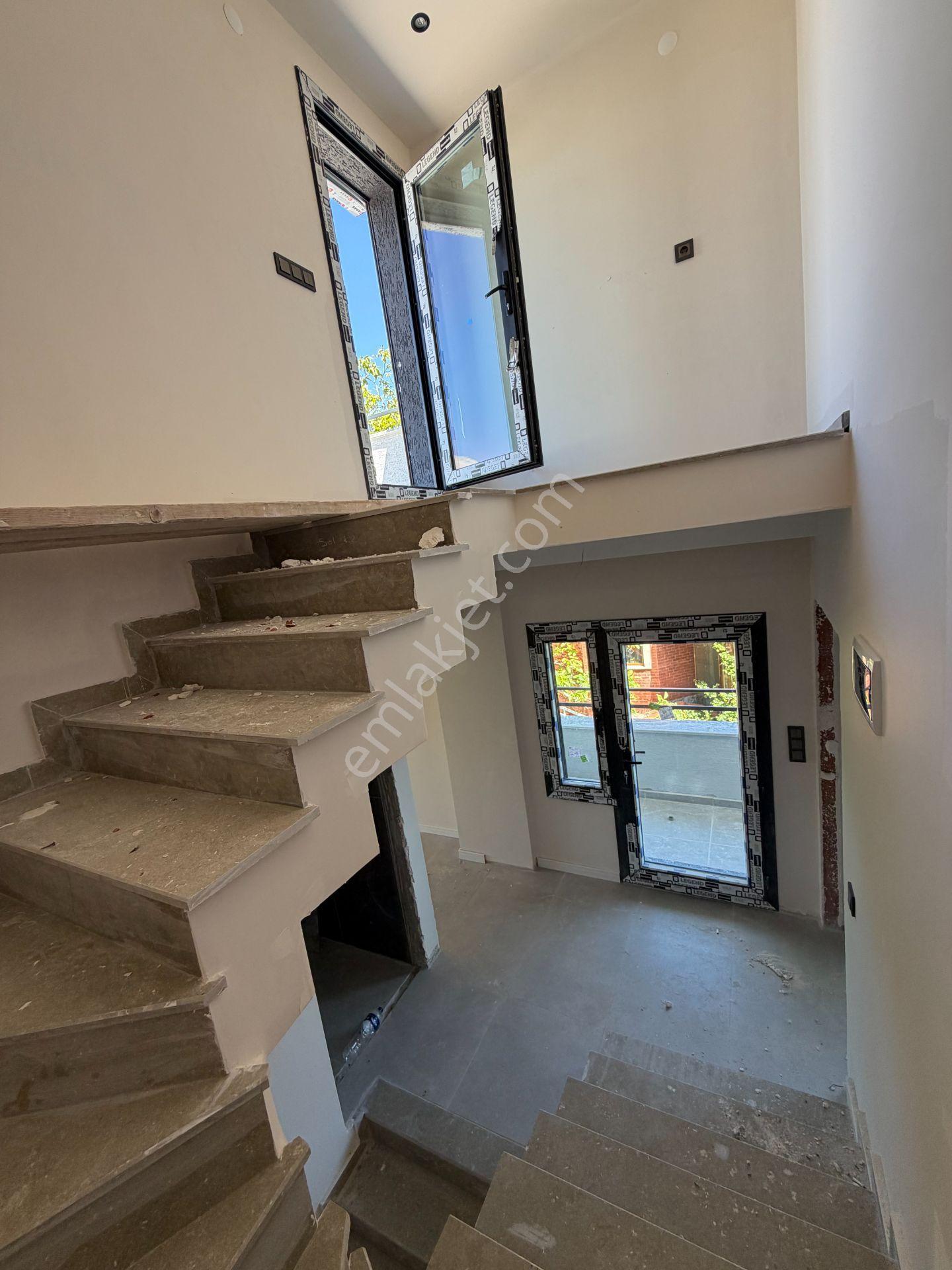 Çanakkale Dardanos’ta Boğaz Manzaralı Satılık 2+1 Villa - Görsel 25