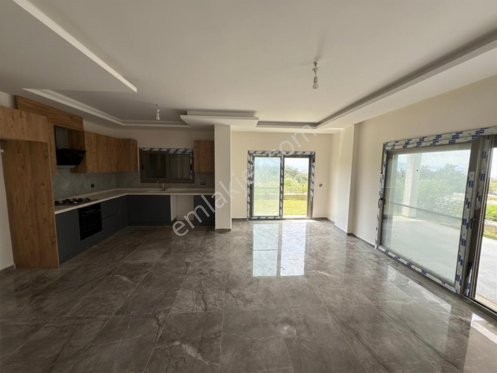 Kuşadası Soğucakta Bahçelı & Denız Manzaralı 4+1 Vılla - Görsel 10