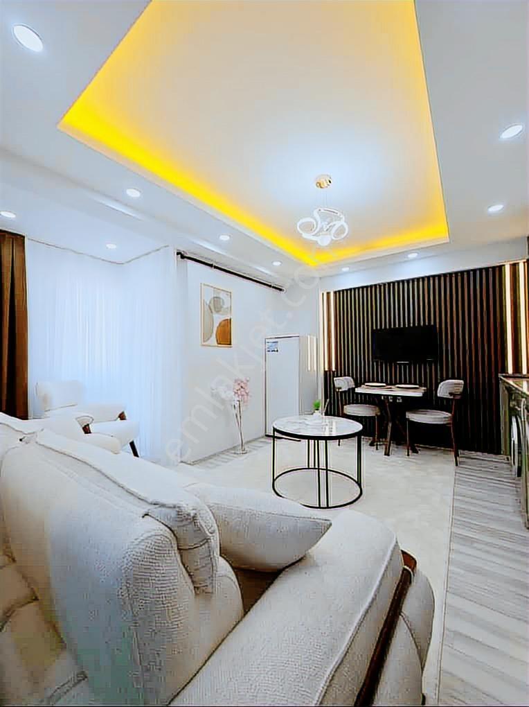 Sıfır Eşyalı Önü Açık Asansörlü Cadde Üstü 1+1 Stüdyo Dairemiz