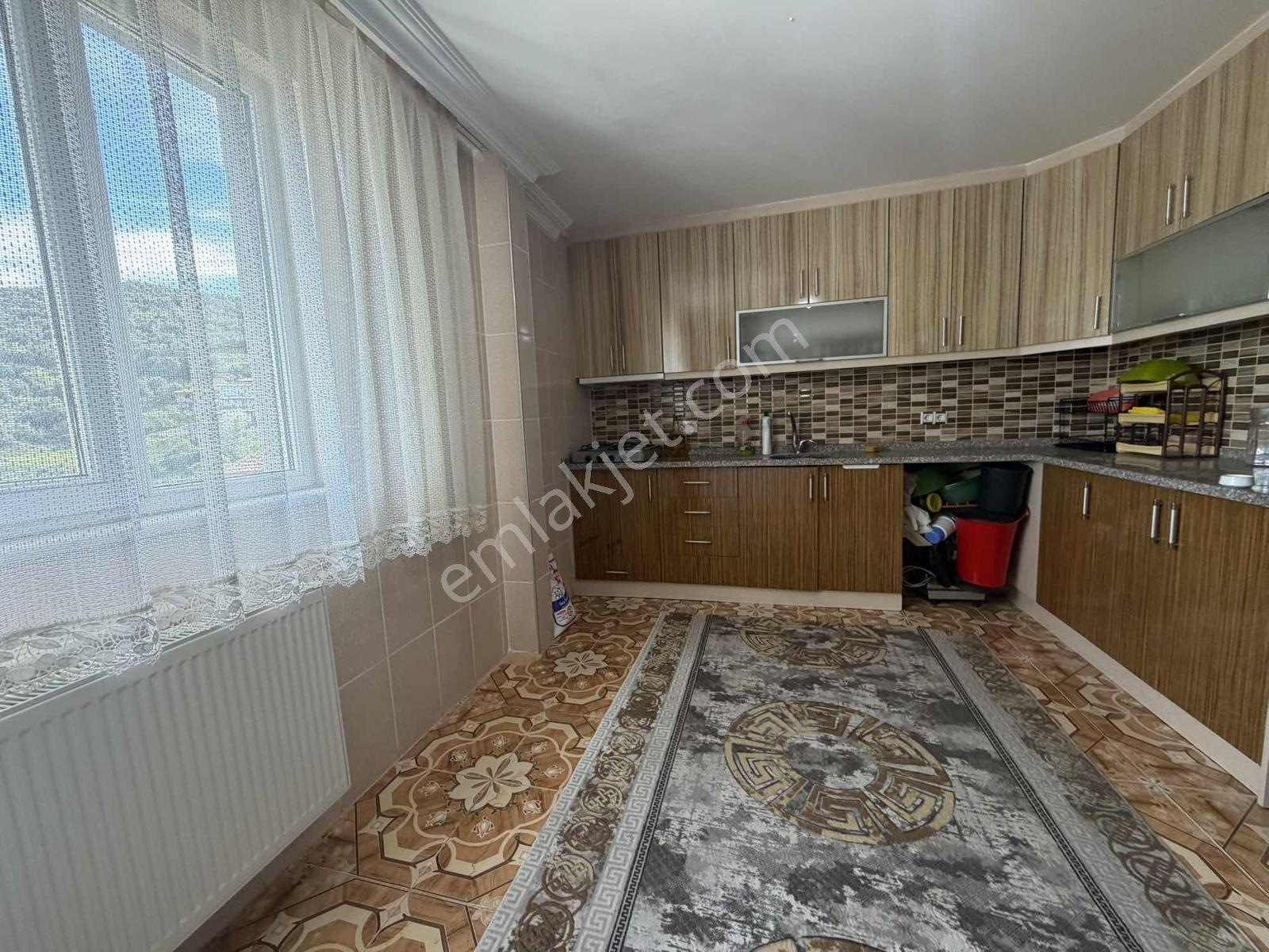 Altındere'de Üç Ayrı Tapulu Şahane Manzaralı Satılık Binamız - Görsel 17