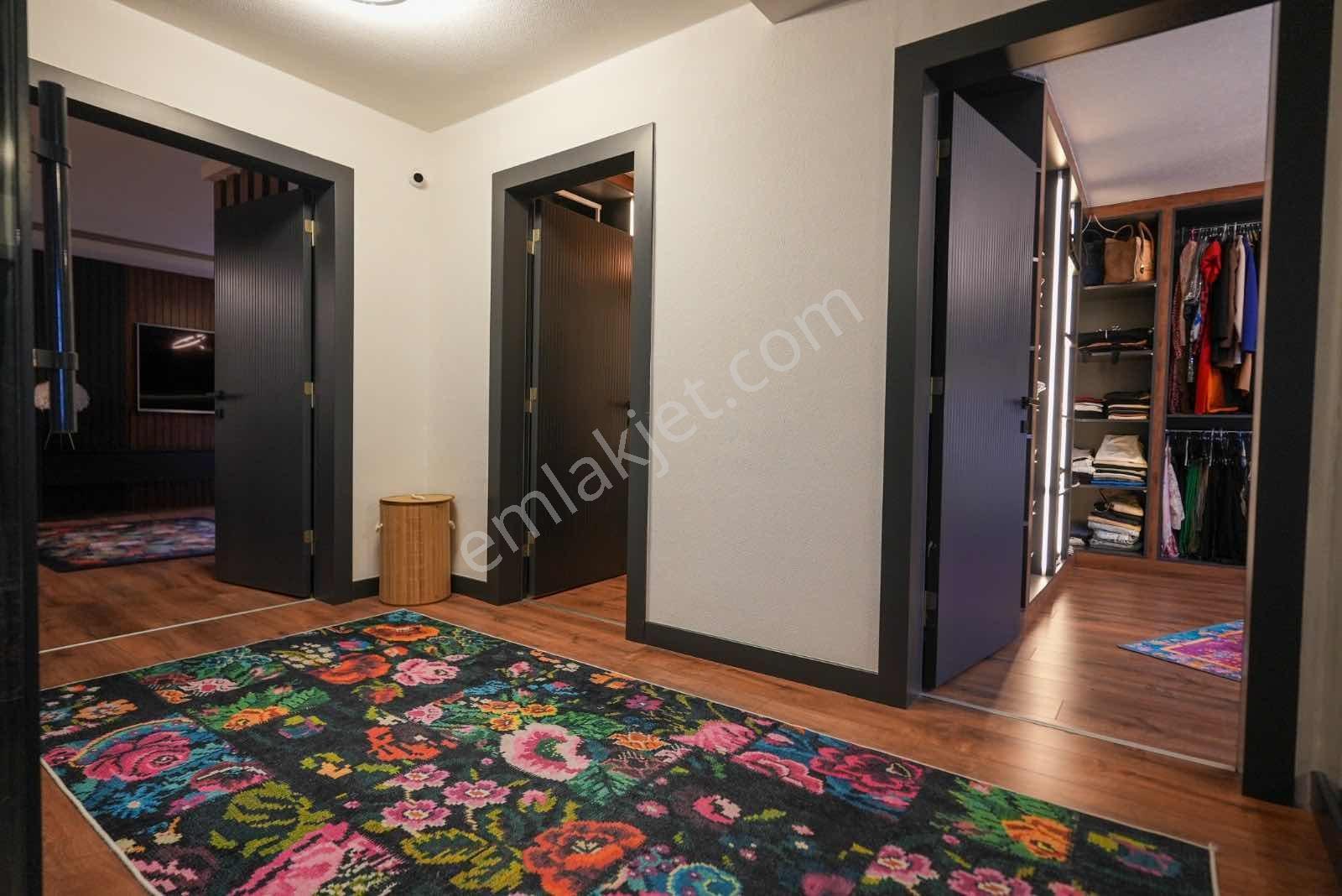 Şirinköy'de Terasta Isıtmalı Havuzlu Lüks Villamız - Görsel 15