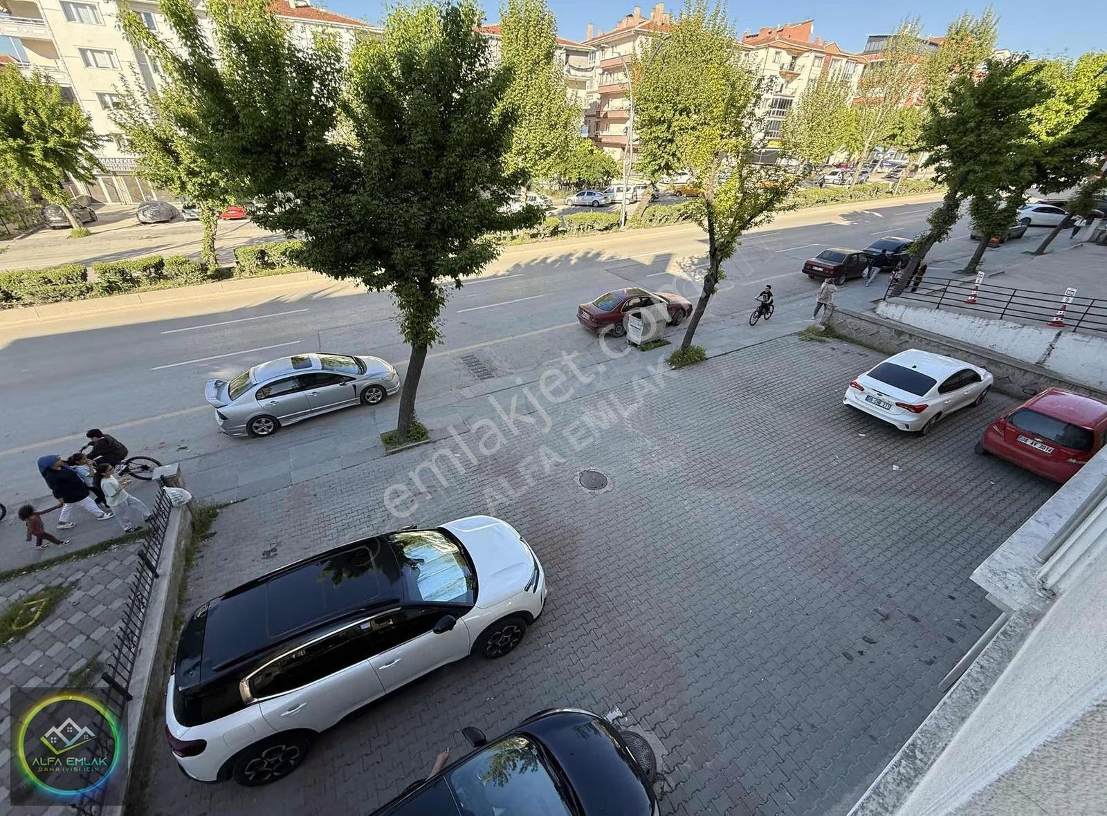 Ahi Mesut Bulvarı Üzeri Ön Cephe Yeni Bina Asansörlü 3+1 Daire - Görsel 11