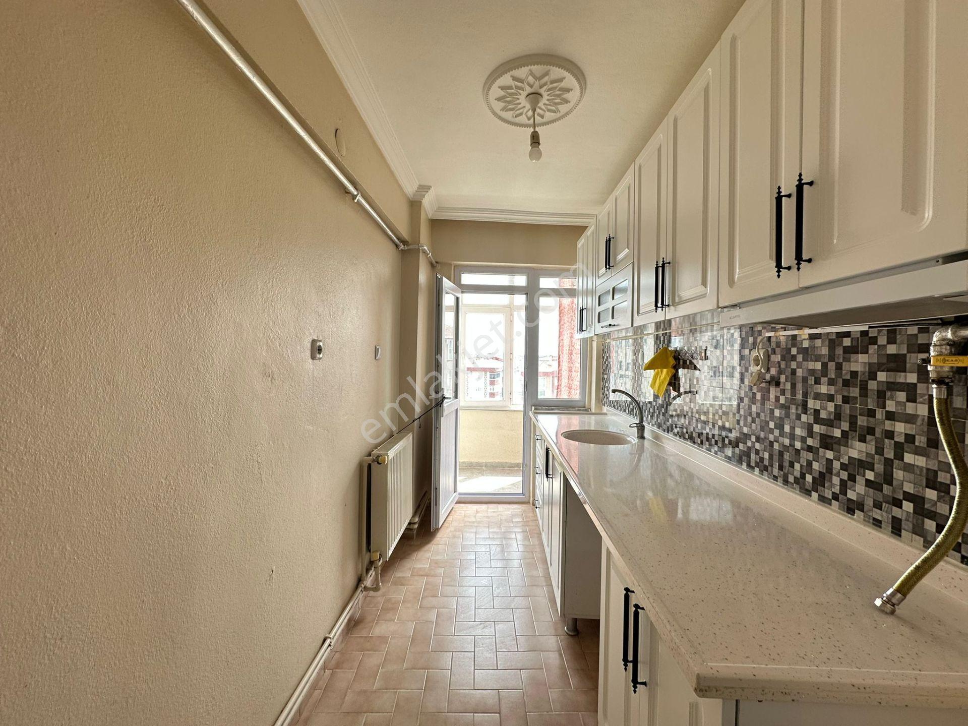 Çerkezköy Öztrak Caddesinde Ön Cephe 2+1 Kiralık Daire - Görsel 21