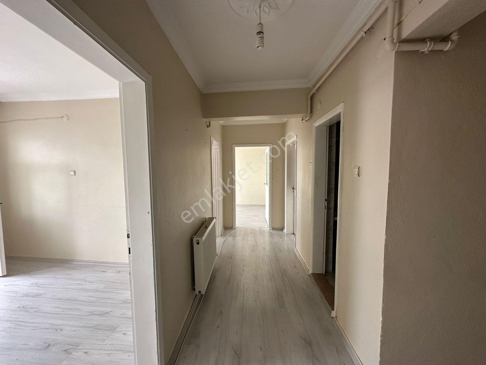Çerkezköy Öztrak Caddesinde Ön Cephe 2+1 Kiralık Daire - Görsel 24