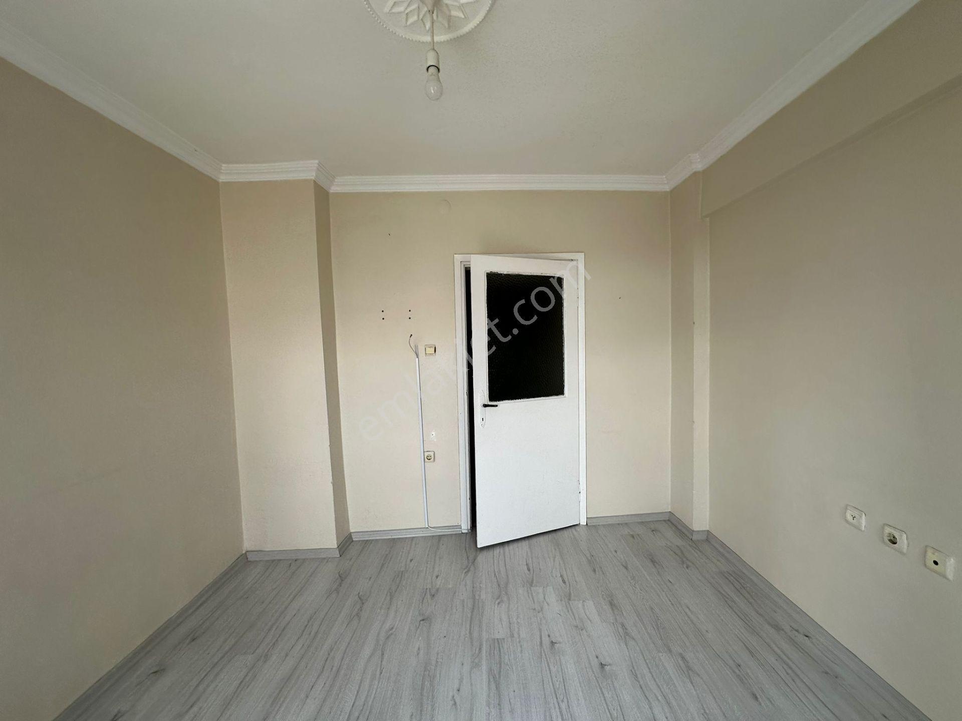 Çerkezköy Öztrak Caddesinde Ön Cephe 2+1 Kiralık Daire - Görsel 14