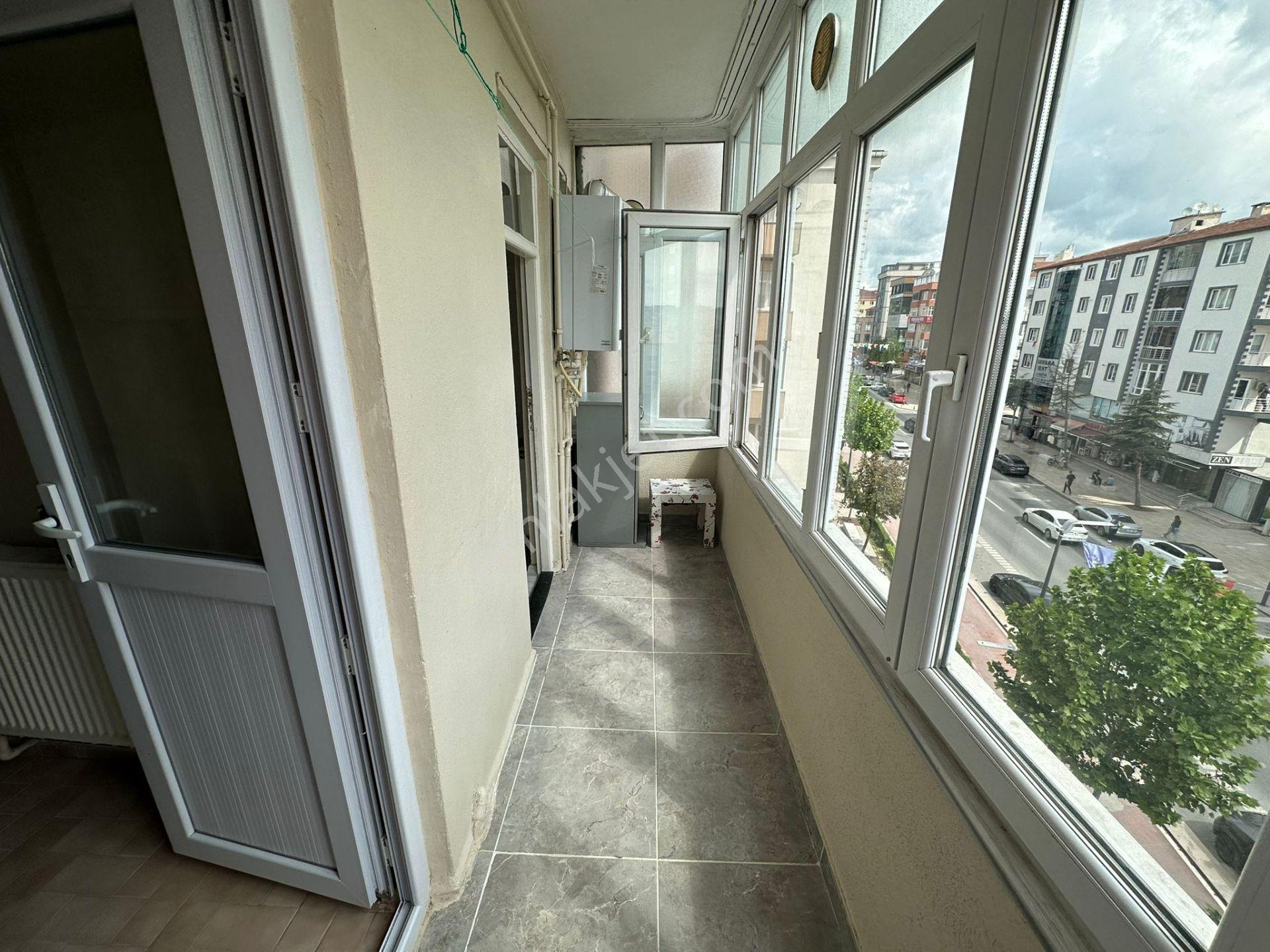 Çerkezköy Öztrak Caddesinde Ön Cephe 2+1 Kiralık Daire - Görsel 31