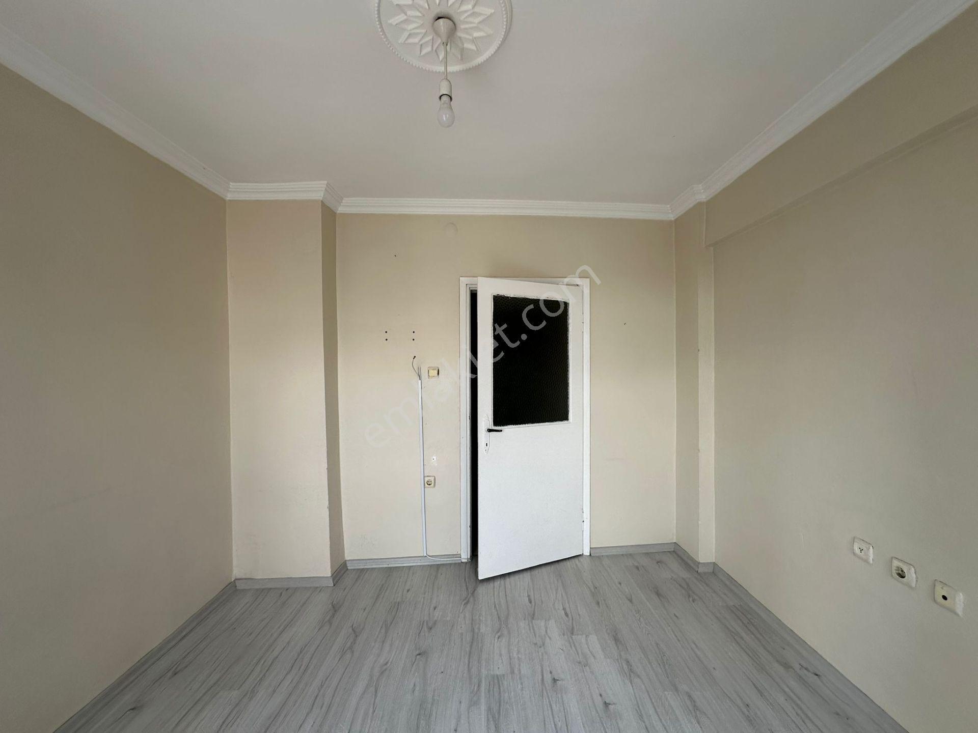 Çerkezköy Öztrak Caddesinde Ön Cephe 2+1 Kiralık Daire - Görsel 13