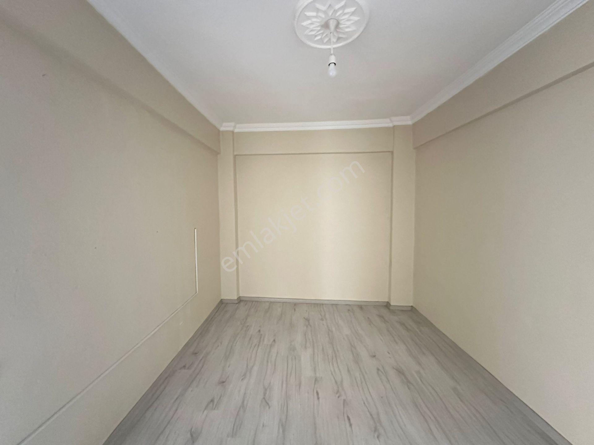 Çerkezköy Öztrak Caddesinde Ön Cephe 2+1 Kiralık Daire