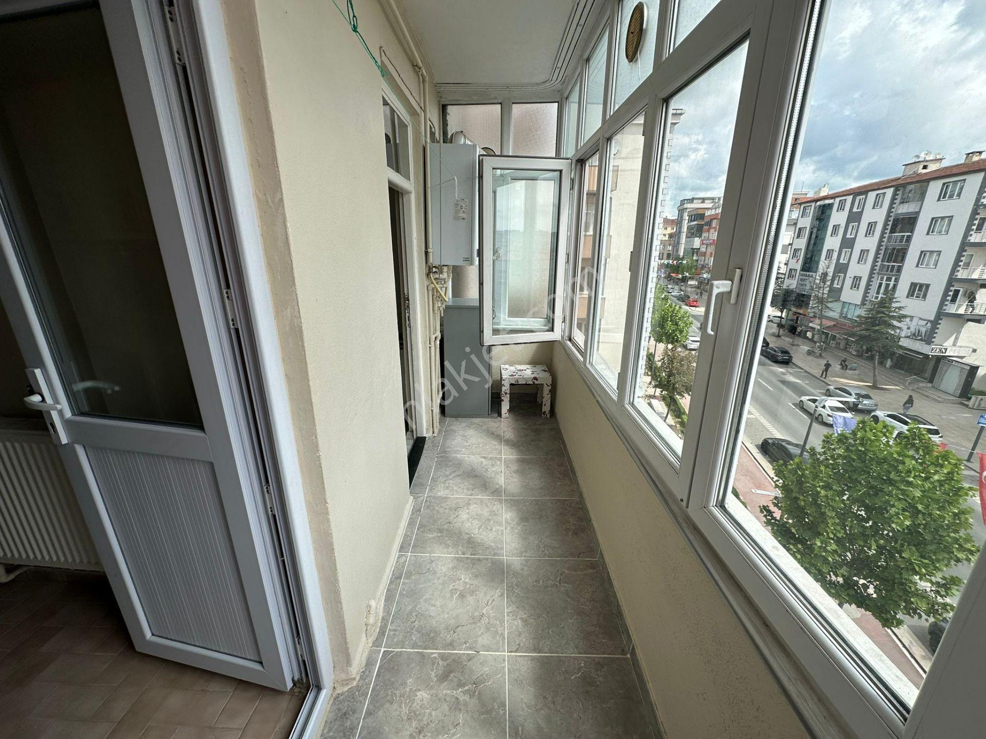 Çerkezköy Öztrak Caddesinde Ön Cephe 2+1 Kiralık Daire - Görsel 27