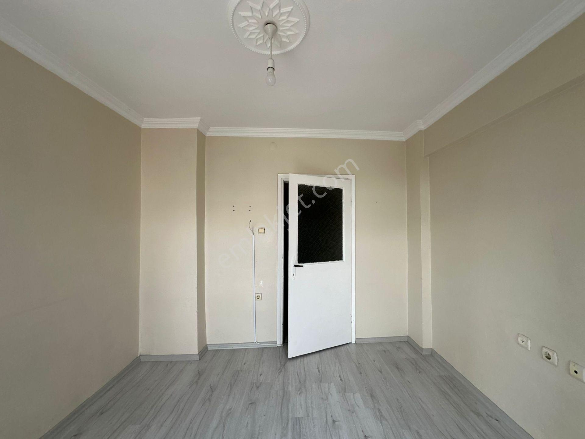 Çerkezköy Öztrak Caddesinde Ön Cephe 2+1 Kiralık Daire - Görsel 15