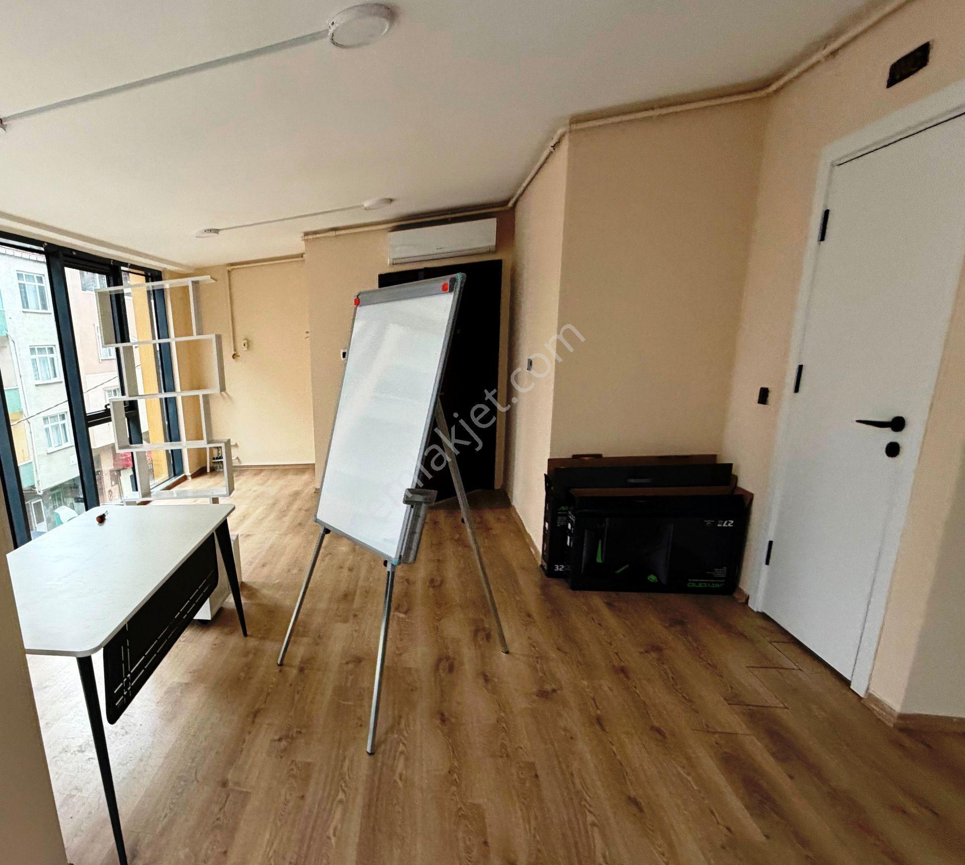 Sancaktepe Ebubekir Cd.8 Yıllık 50m2 Mutfaklı Wc'li Kiralık Ofis - Görsel 9