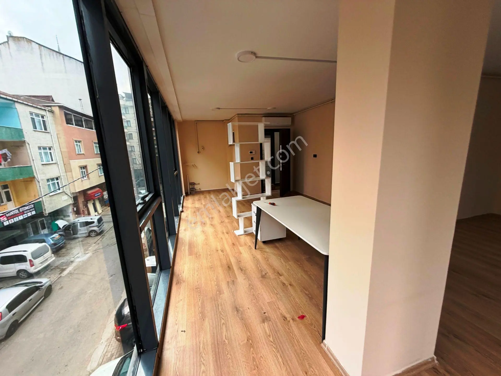 Sancaktepe Ebubekir Cd.8 Yıllık 50m2 Mutfaklı Wc'li Kiralık Ofis - Görsel 4