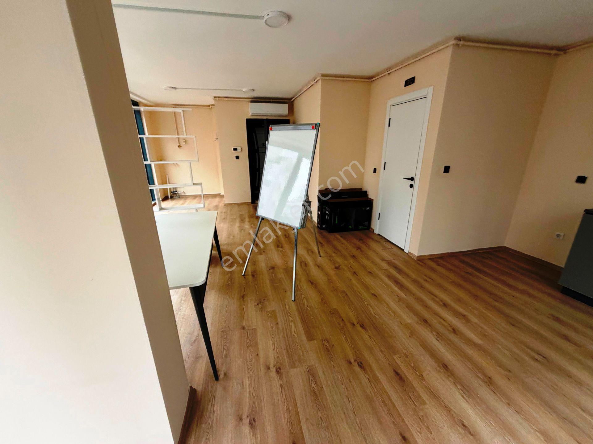 Sancaktepe Ebubekir Cd.8 Yıllık 50m2 Mutfaklı Wc'li Kiralık Ofis - Görsel 7