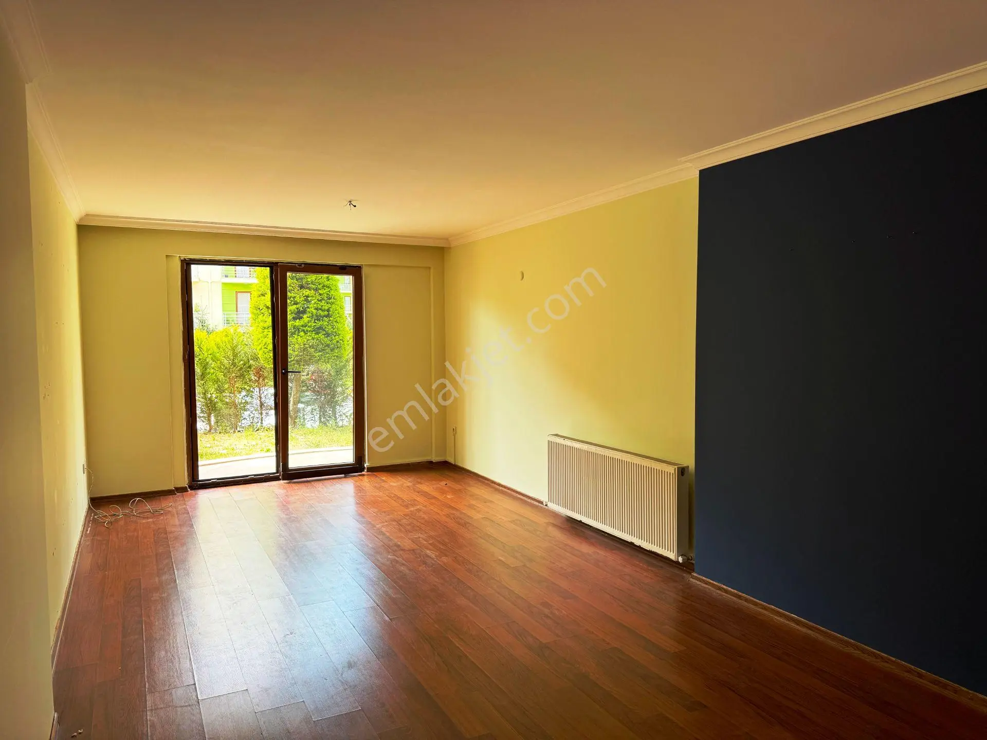 Sarı Evler Sitesi 145m2 Yenilenmiş Balkonlu Depolu Kiralık 3+1 - Görsel 2