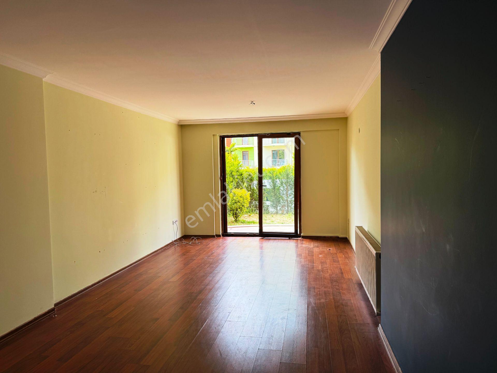 Sancaktepe Sarı Evler'de 145+25m2 Bahçeli 2 Banyolu Kiralık 3+1 - Görsel 3