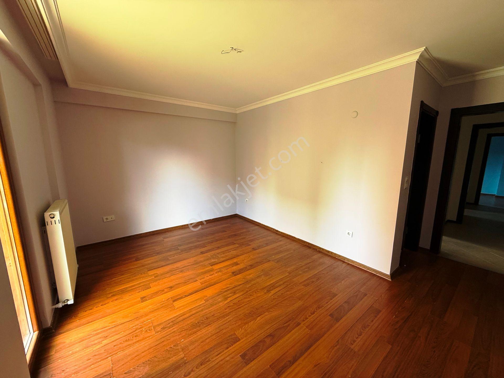 Sancaktepe Sarı Evler'de 145+25m2 Bahçeli 2 Banyolu Kiralık 3+1 - Görsel 8