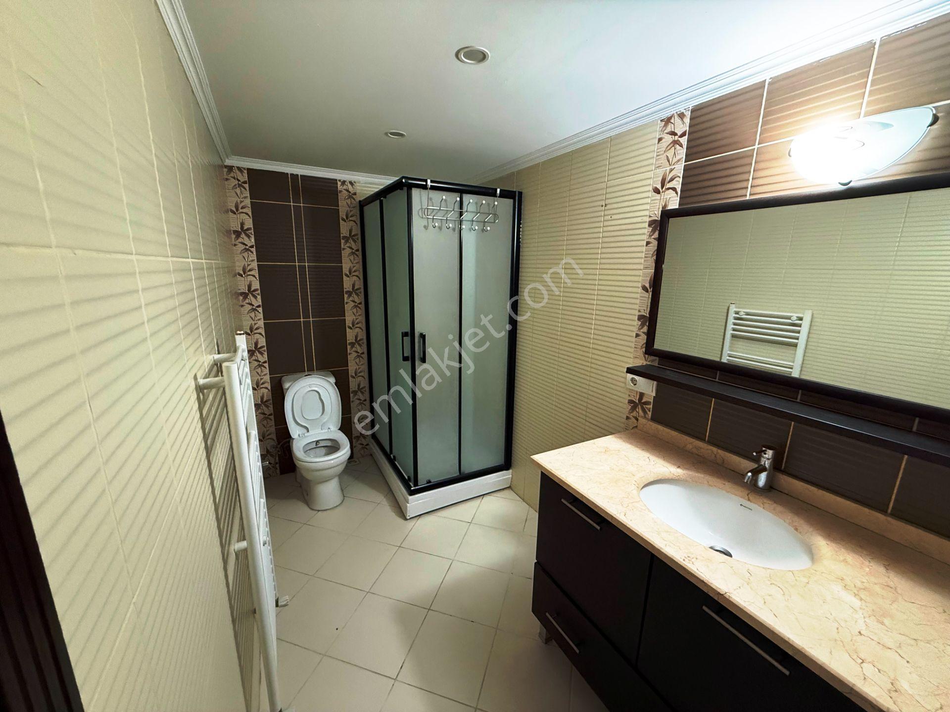 Sancaktepe Sarı Evler'de 145+25m2 Bahçeli 2 Banyolu Kiralık 3+1 - Görsel 19