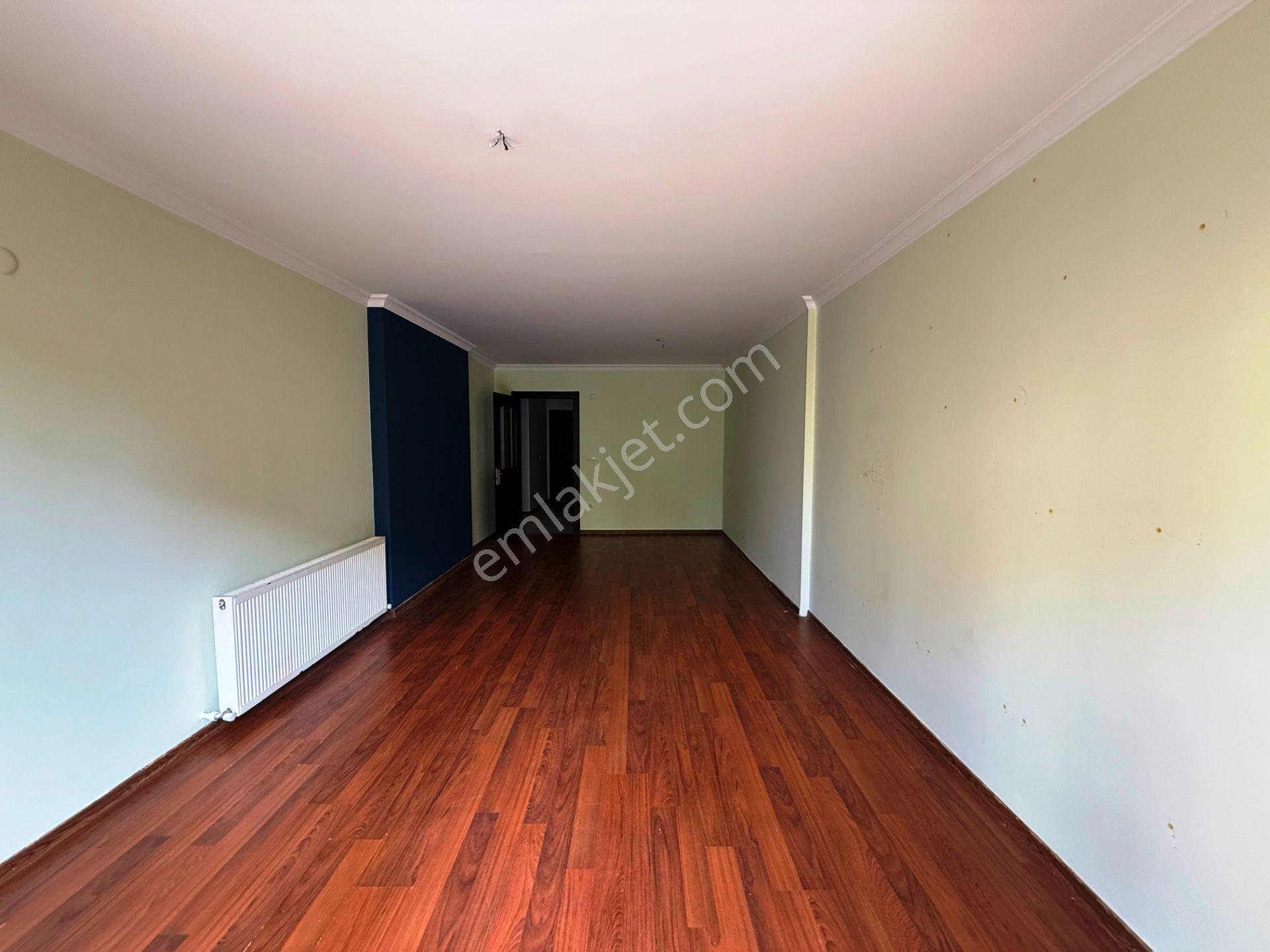 Sancaktepe Sarı Evler'de 145+25m2 Bahçeli 2 Banyolu Kiralık 3+1 - Görsel 4
