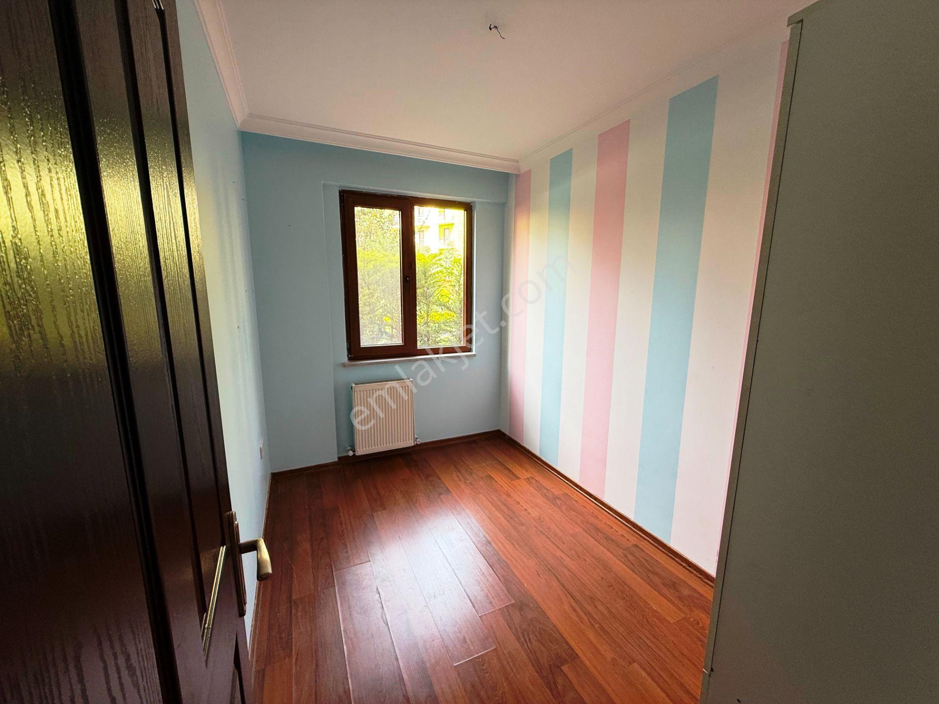 Sancaktepe Sarı Evler'de 145+25m2 Bahçeli 2 Banyolu Kiralık 3+1 - Görsel 13