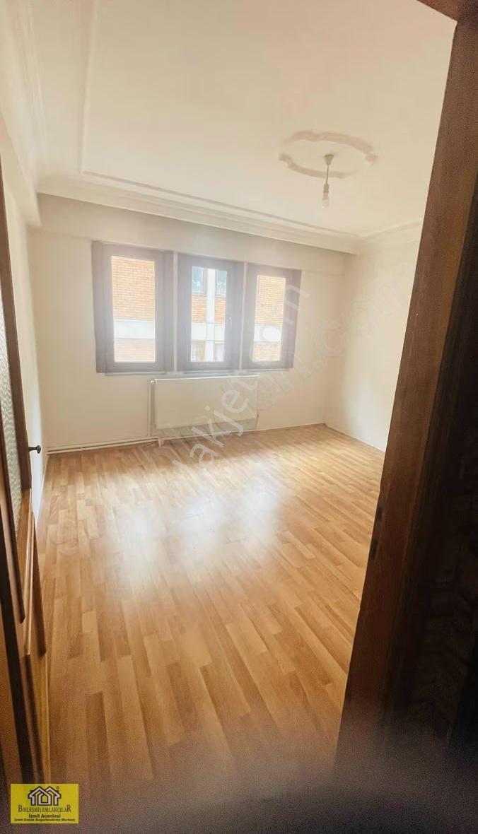 İzmit'te Merkezi Konumda Kiralık 2+1 Asansörlü Daire - Görsel 5