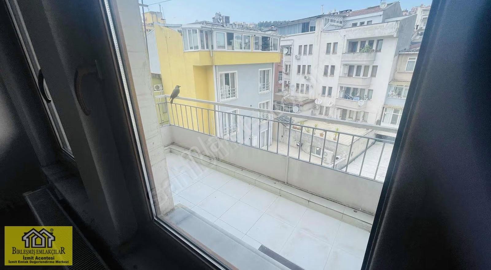 İzmit'te Merkezi Konumda Kiralık 2+1 Asansörlü Daire - Görsel 13