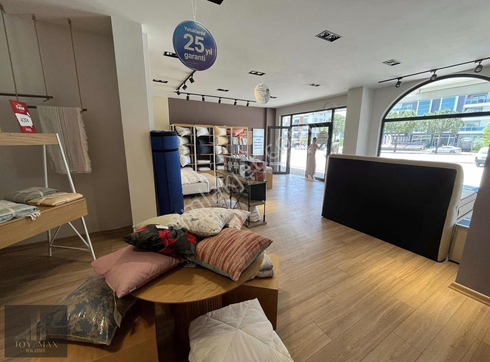 Cadde Üstü Devren Kiralık Mobilya Mağazası - Görsel 5