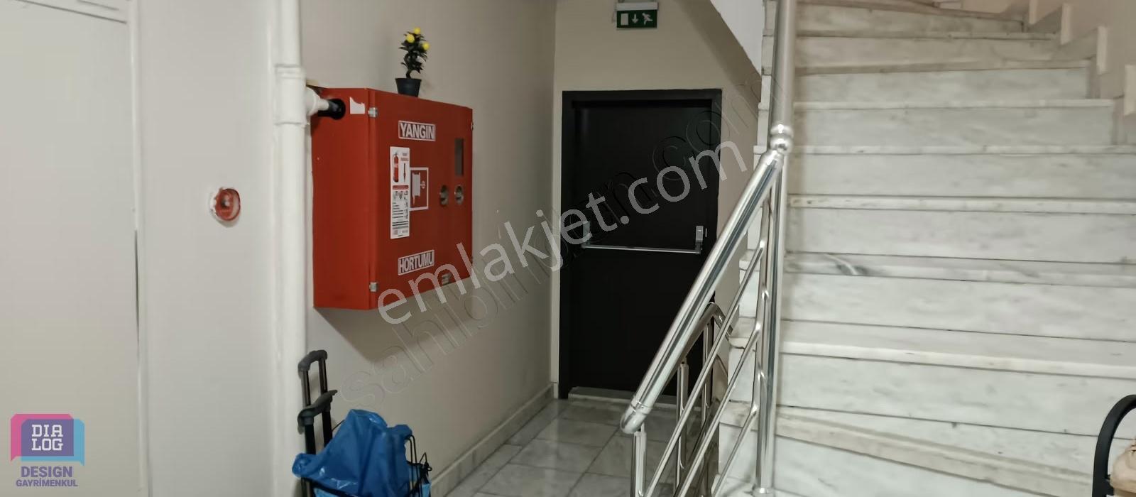 Körfez Mahallesi'nde Site İçerisinde Deniz Manzaralı Geniş 3+1 - Görsel 12