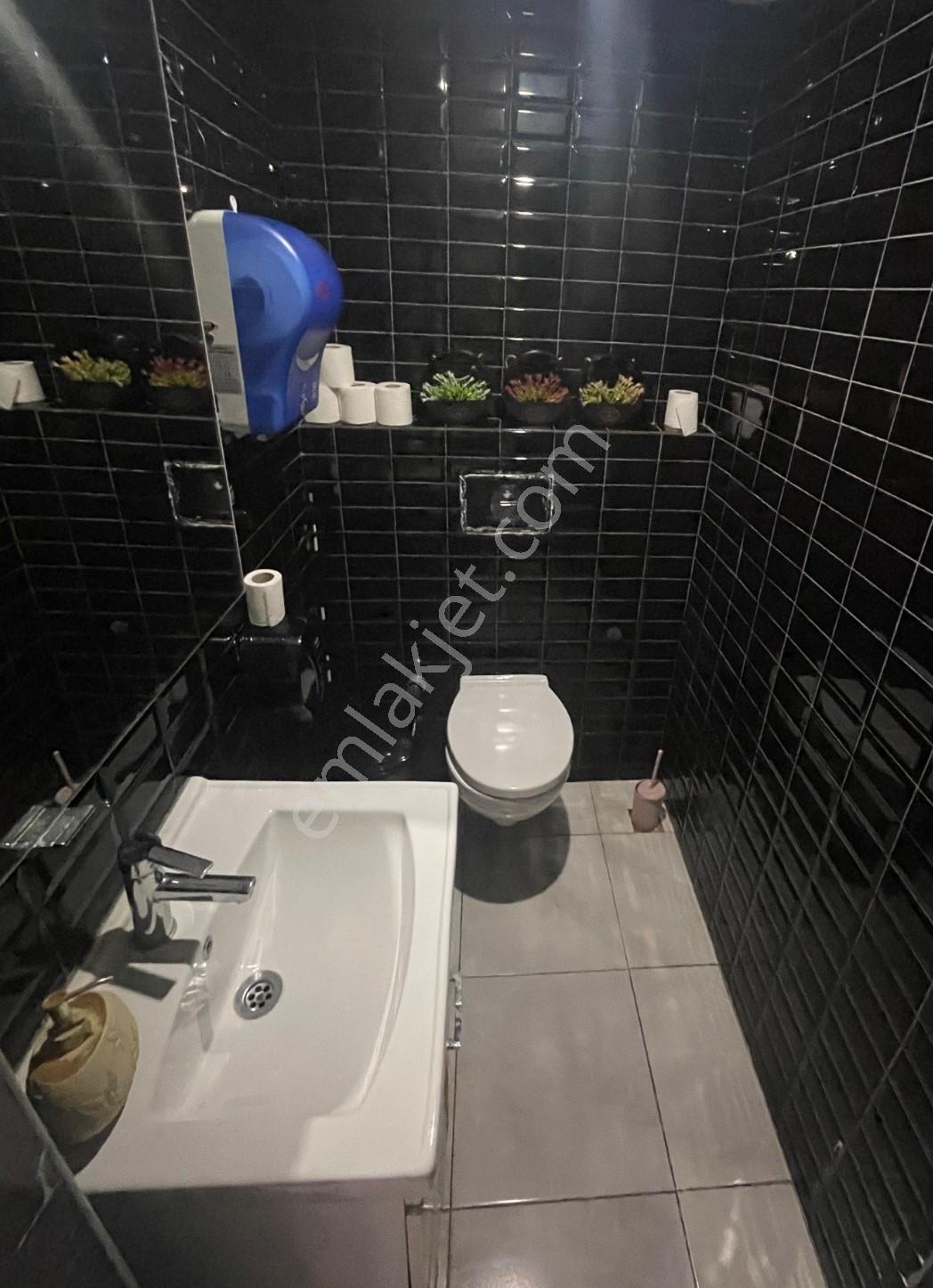 Çizme Gayrimenkul'den Yeşilköy'de Düz Giriş Kiralık Dükkan - Görsel 2