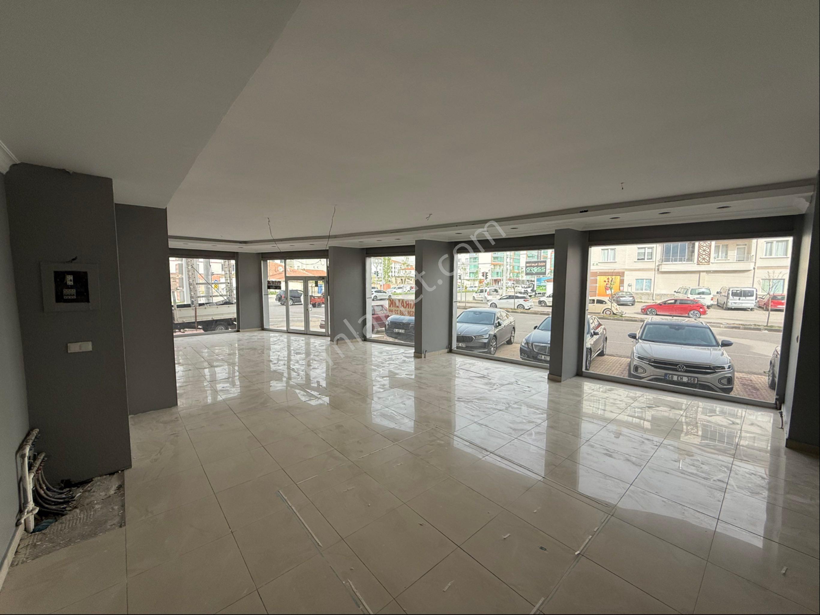 Han Gayrimenkulden Alparslan Türkeş Bulvarında 165 M² Kiralık Dükkan - Görsel 9