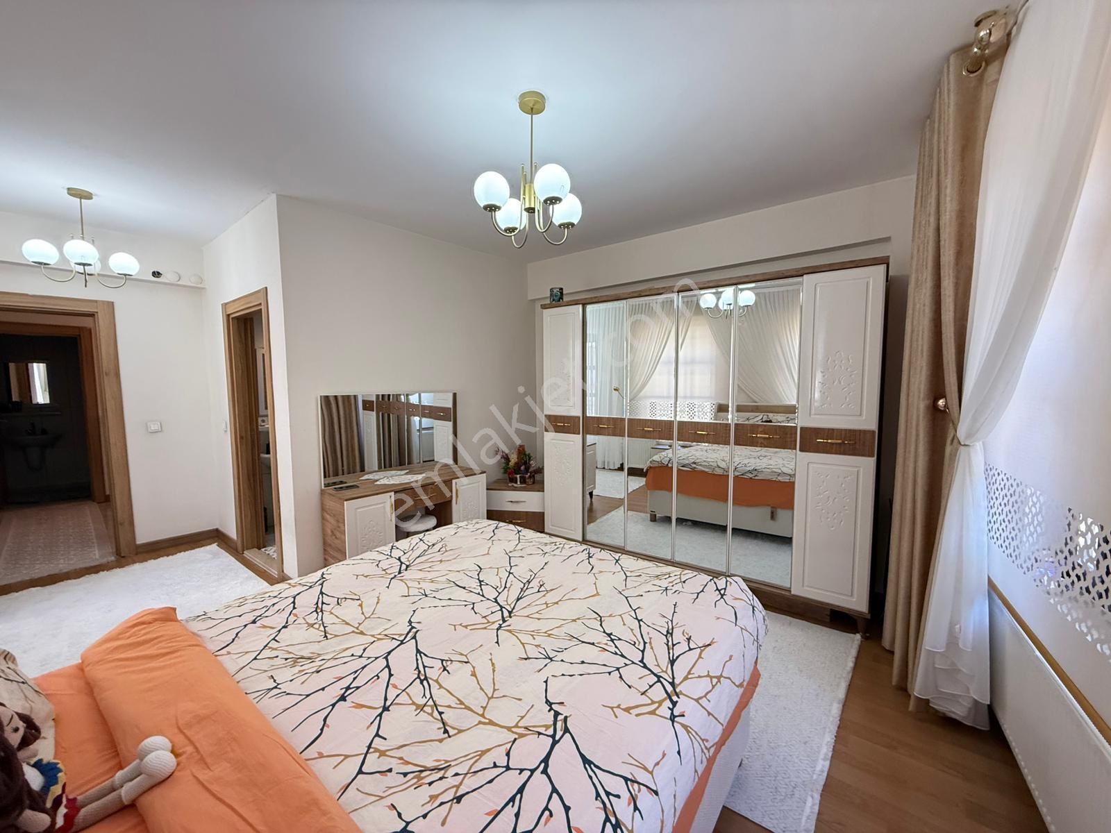 Sur Alipaşa’da Çok Acil Satılık 5+1 Müstakil Villa - Görsel 14