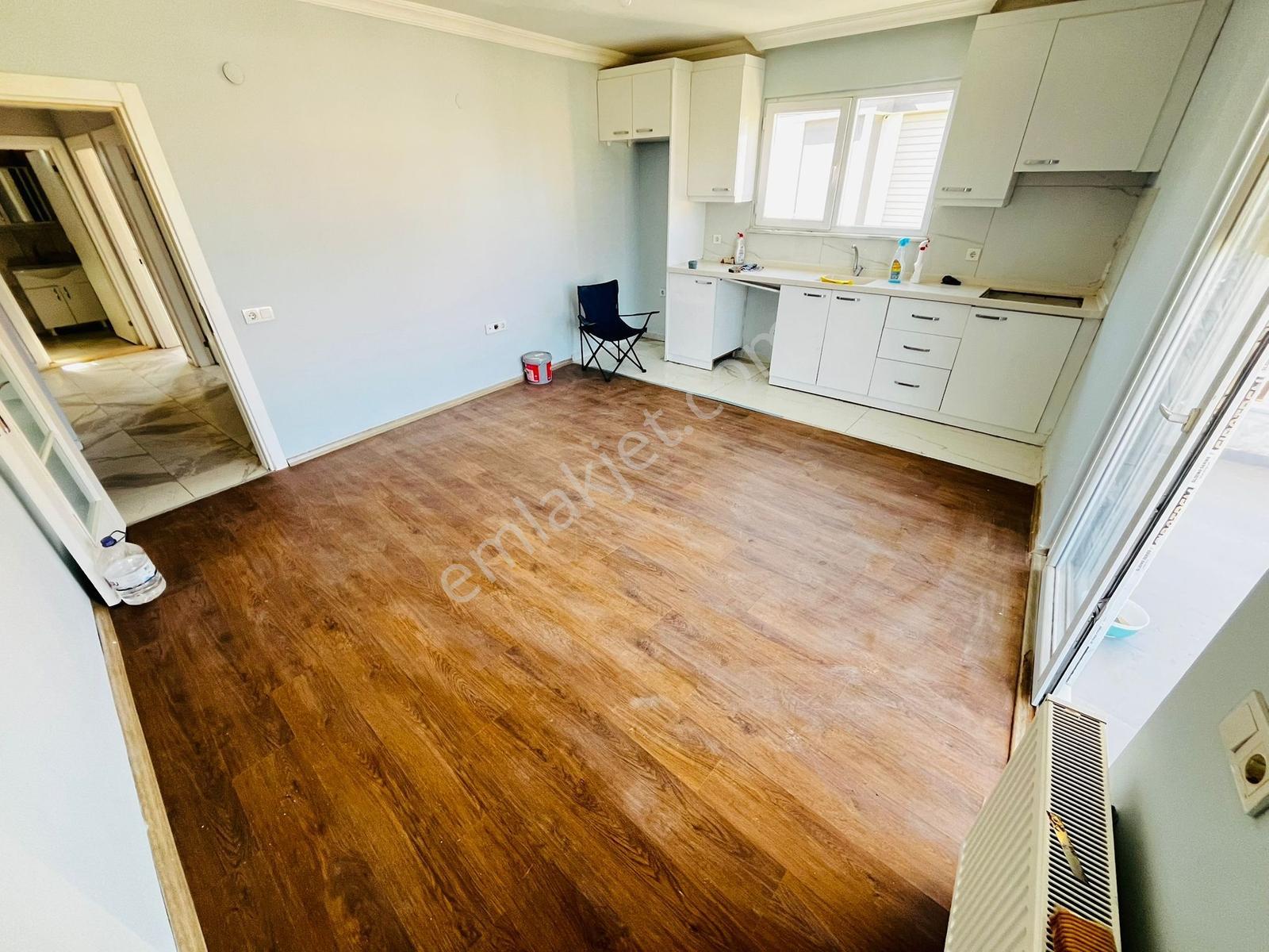 Gömeç Mithatpaşa Mah. 3. Kat 2+1 Açık Mutfak Kiralık Daire - Görsel 2