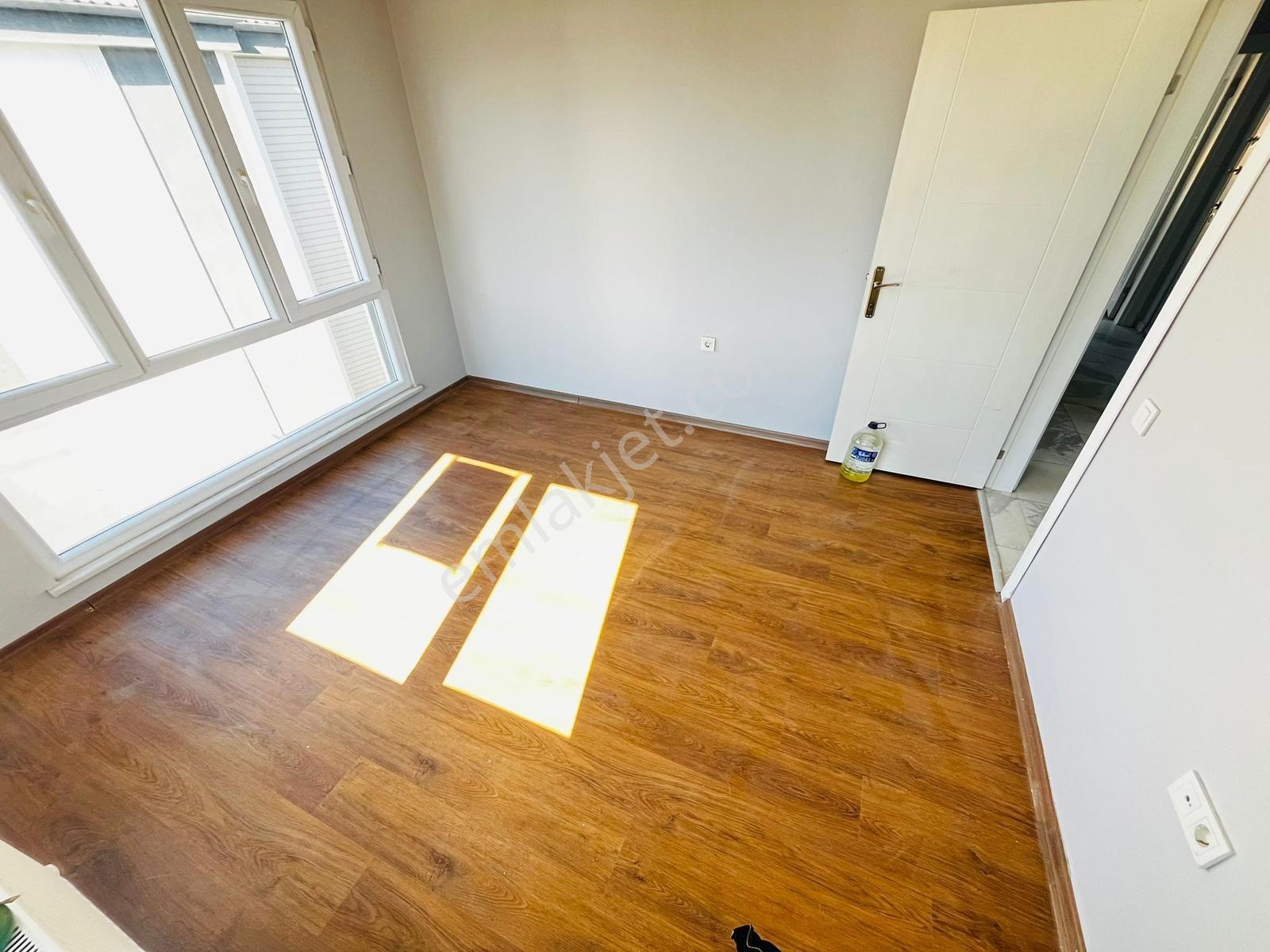 Gömeç Mithatpaşa Mah. 3. Kat 2+1 Açık Mutfak Kiralık Daire - Görsel 19