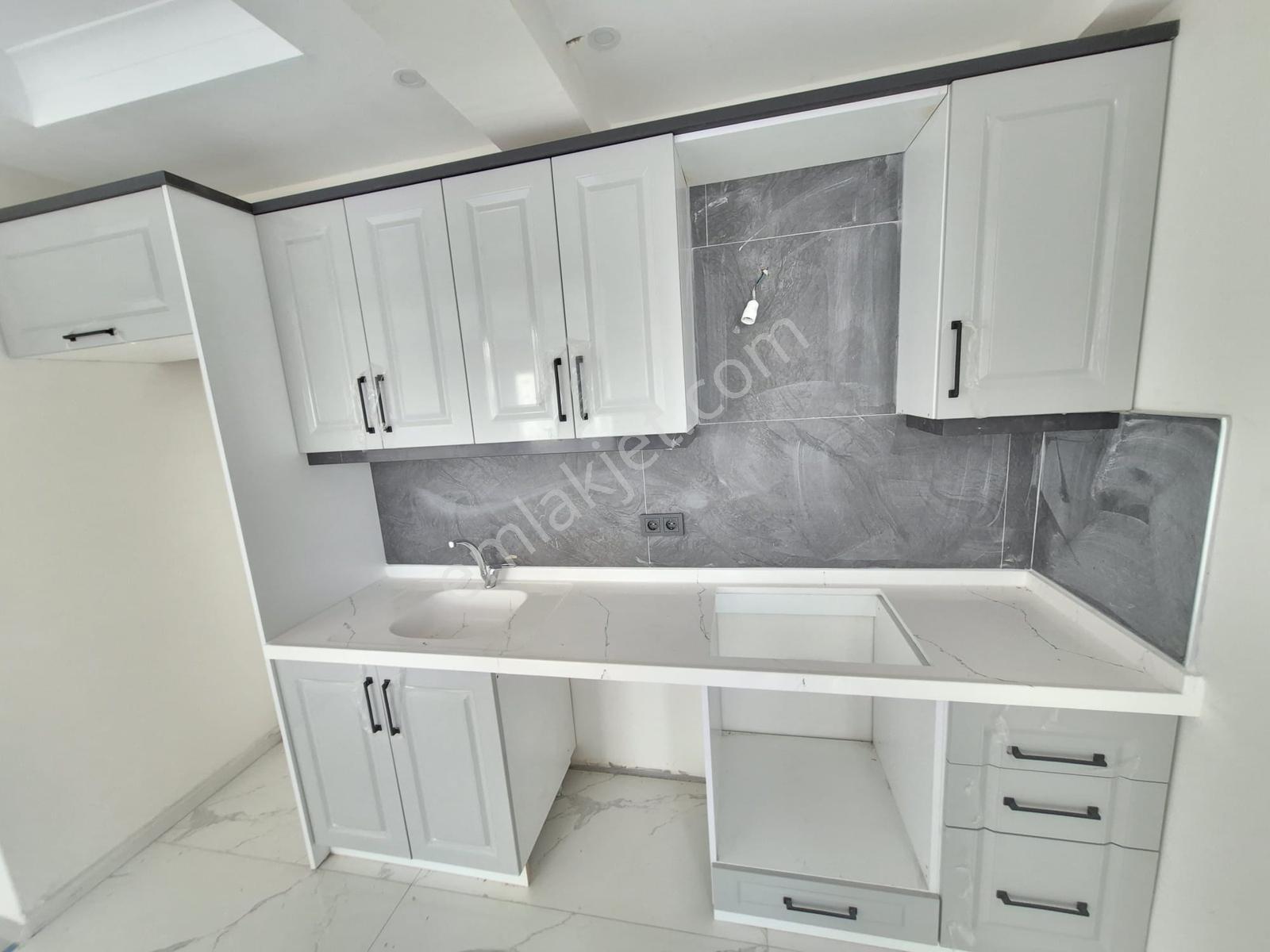 Gömeç Çarşı Merkezinde 1+1 Ara Kat Ön Cephe Kiralık Daire - Görsel 15