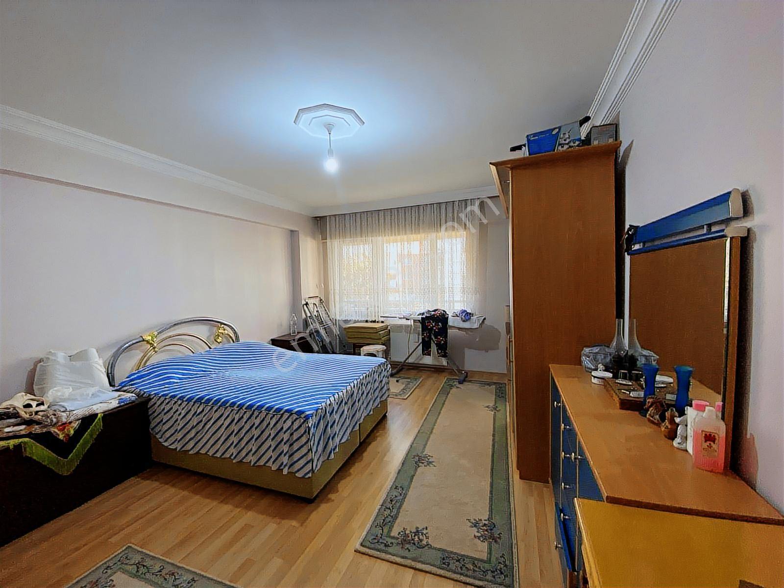 Tuhsavul Caddesinde Deniz Manzaralı 140 M2 3+1 - Görsel 11