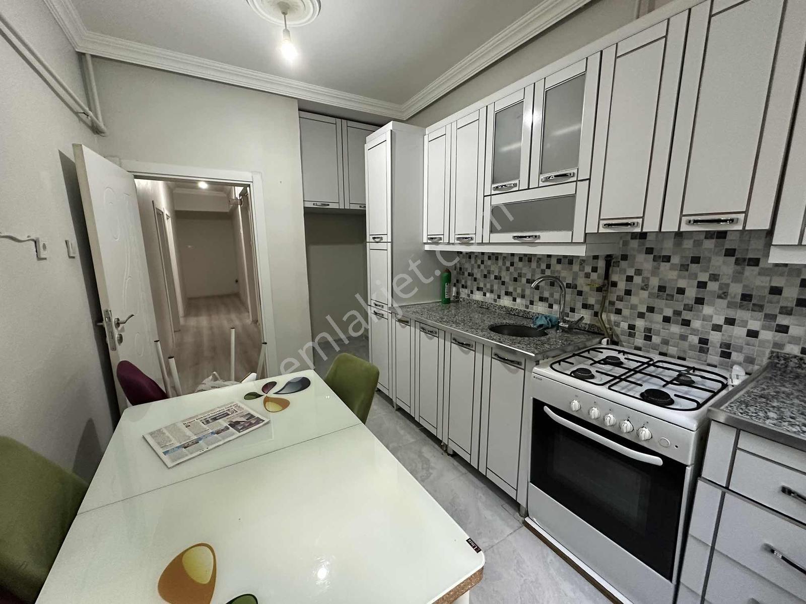 Ofiste Kiralık 3+1 Bakımlı Daire - Görsel 12