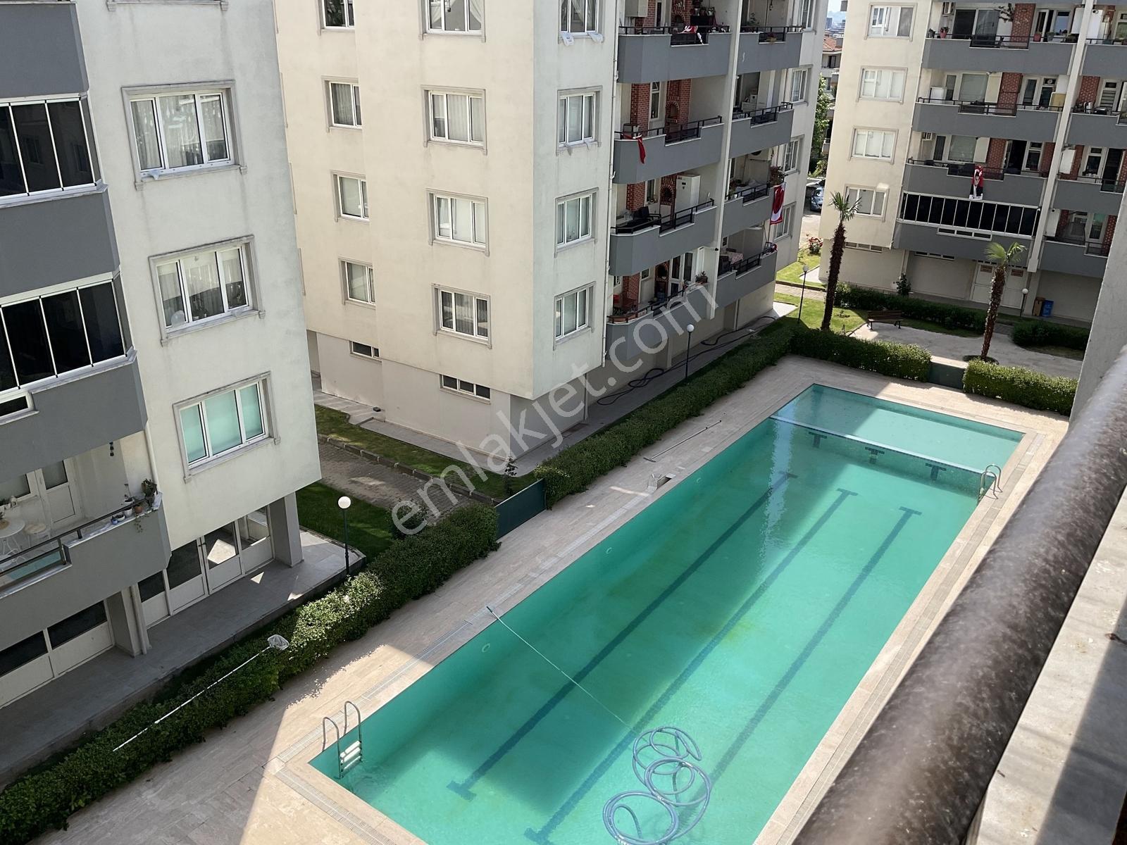 Remax Advantage - Koru Kent Sitesinde Kiralık 3+1 Havuzlu Daire